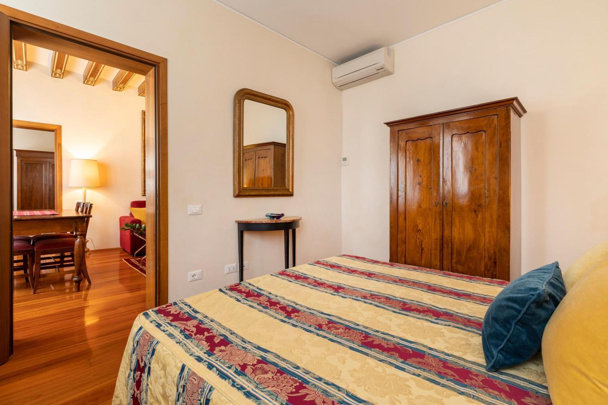 Palazzo Schiavoni Residenza D'epoca & Suite-apartments Guest house Venice