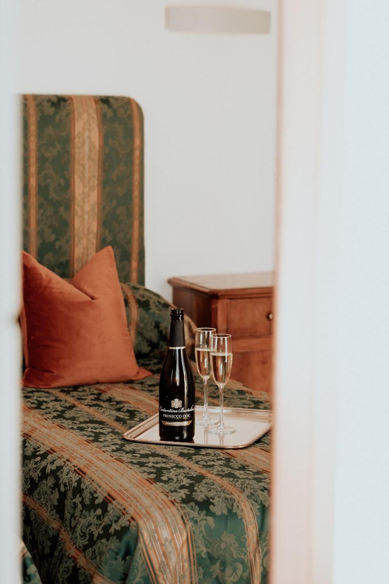 Palazzo Schiavoni Residenza D'epoca & Suite-apartments 3*