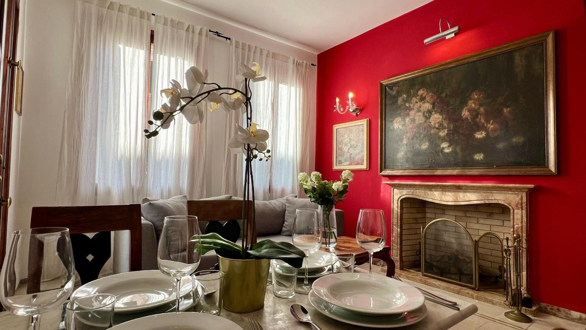 Flowery Apartment Venice