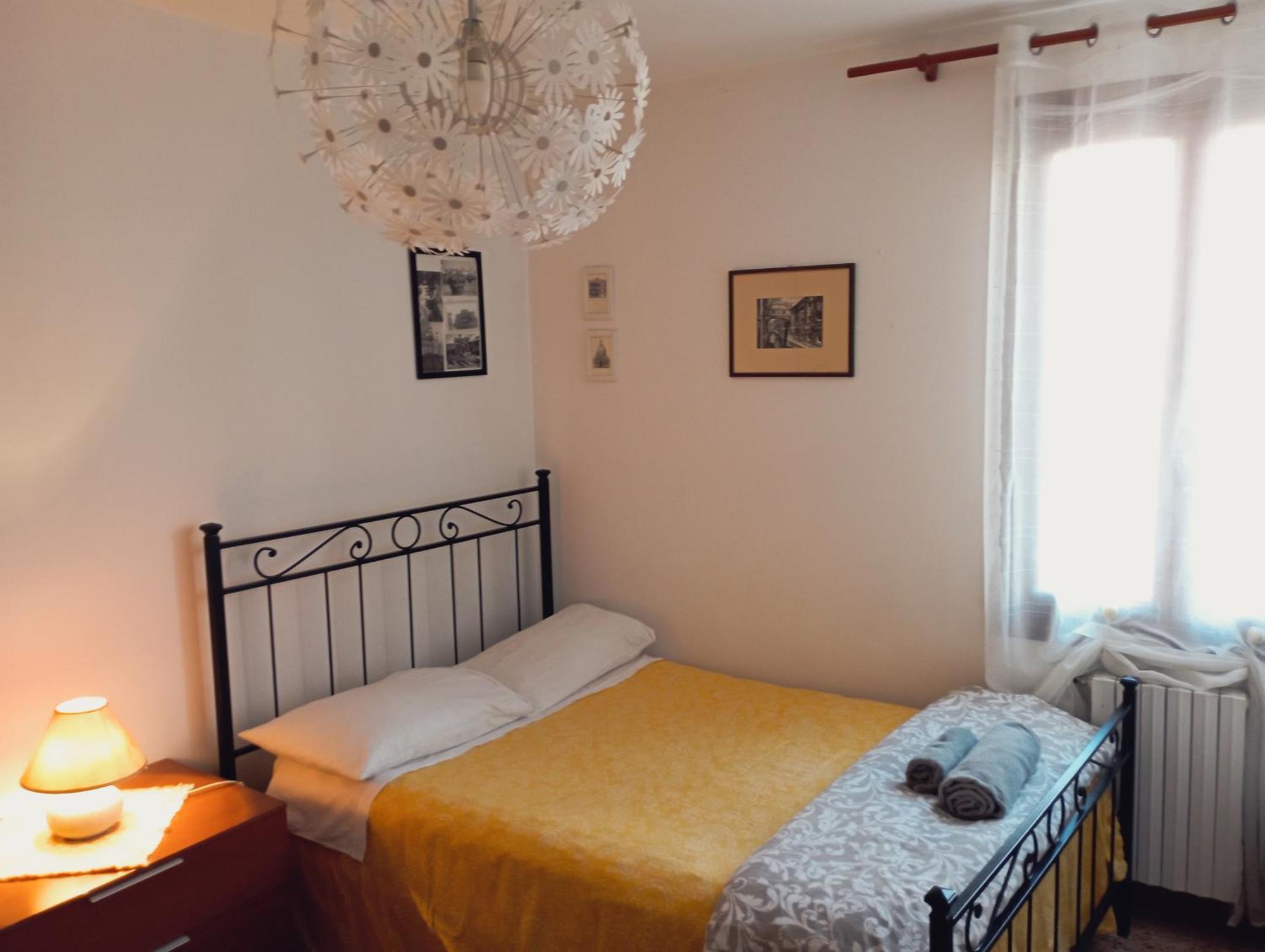 Two Steps From Rialto Guest house