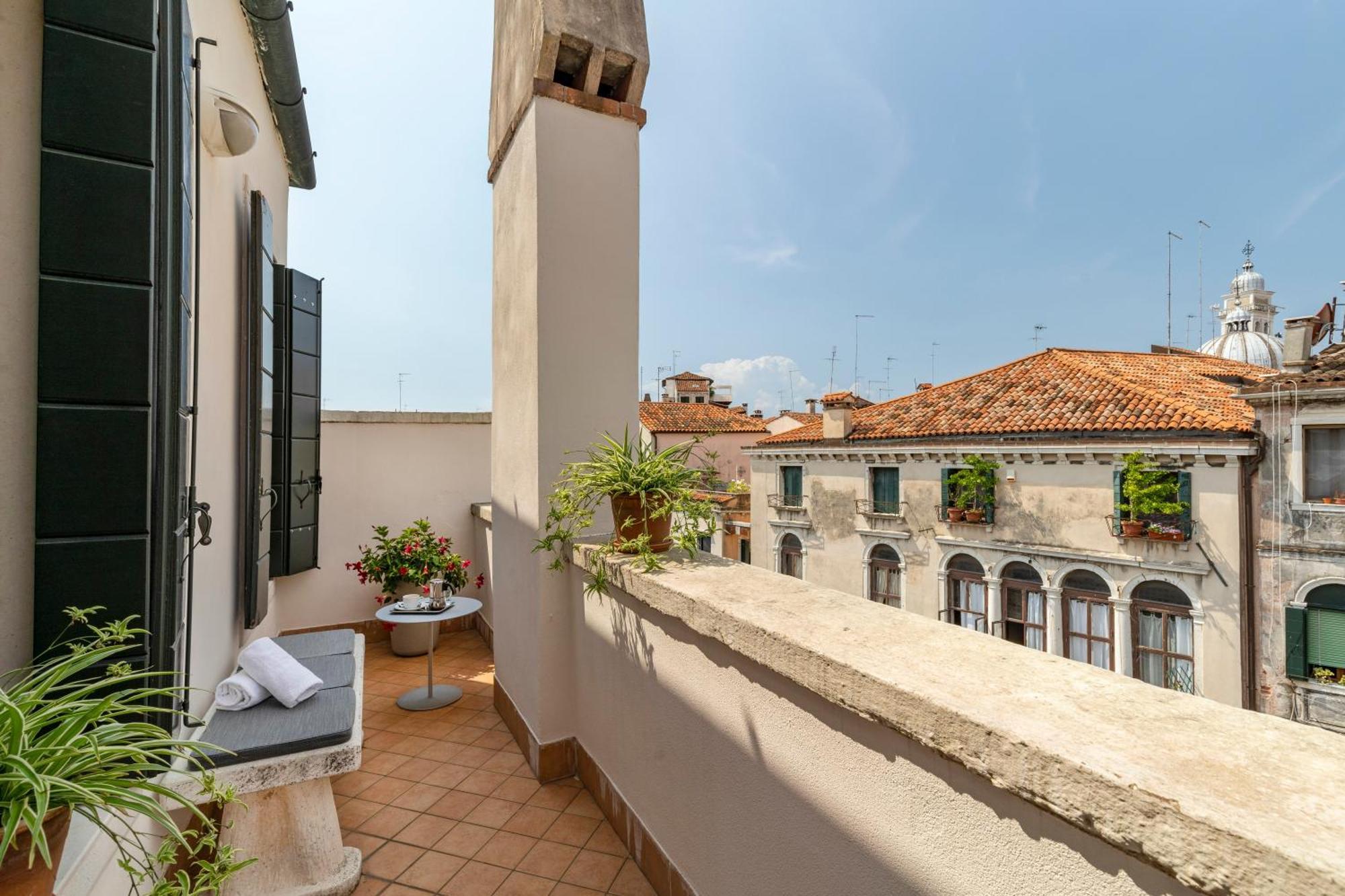 Palazzo Schiavoni Residenza D'epoca & Suite-apartments Guest house
