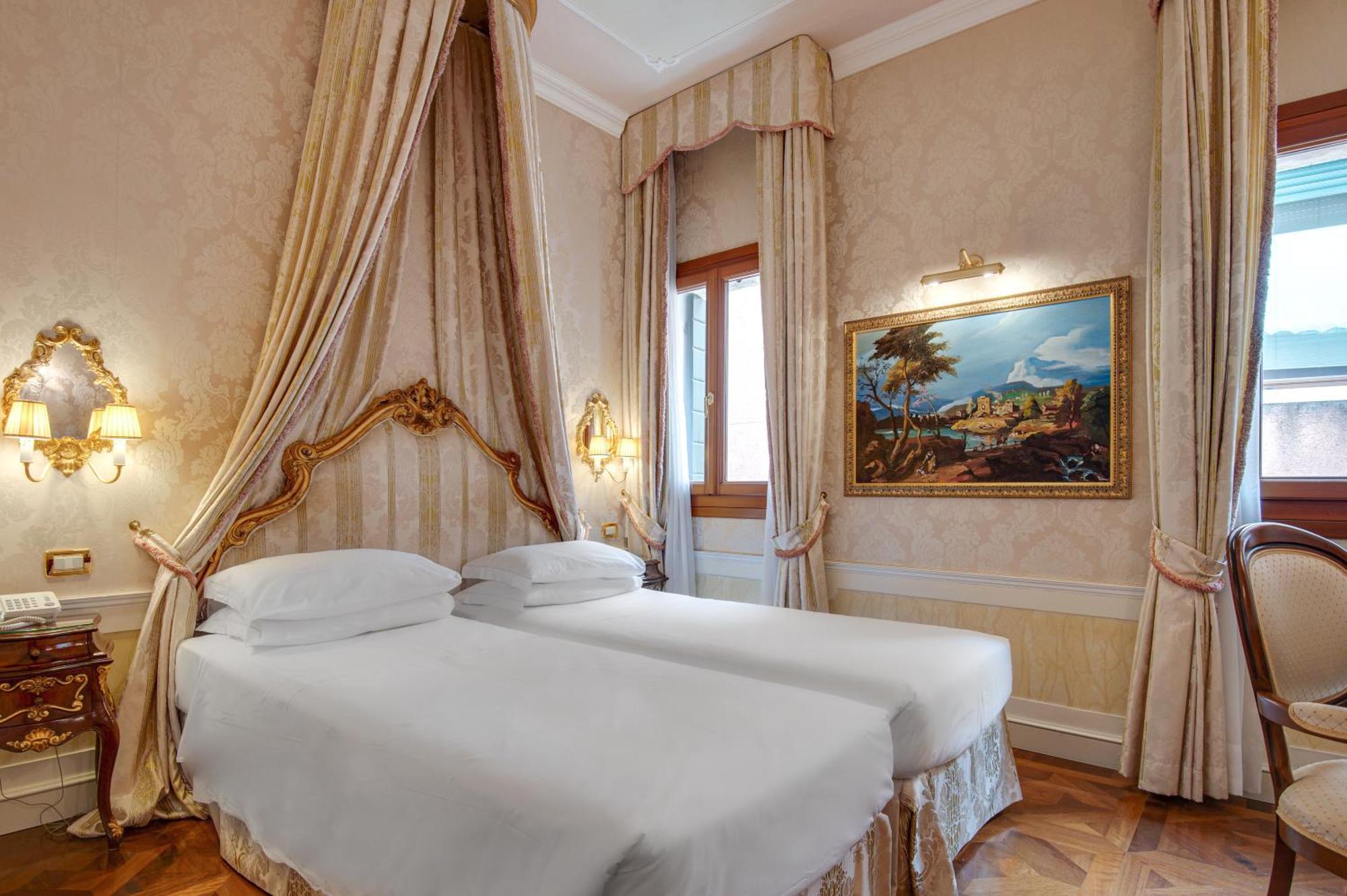 Canal Grande 4* Venice