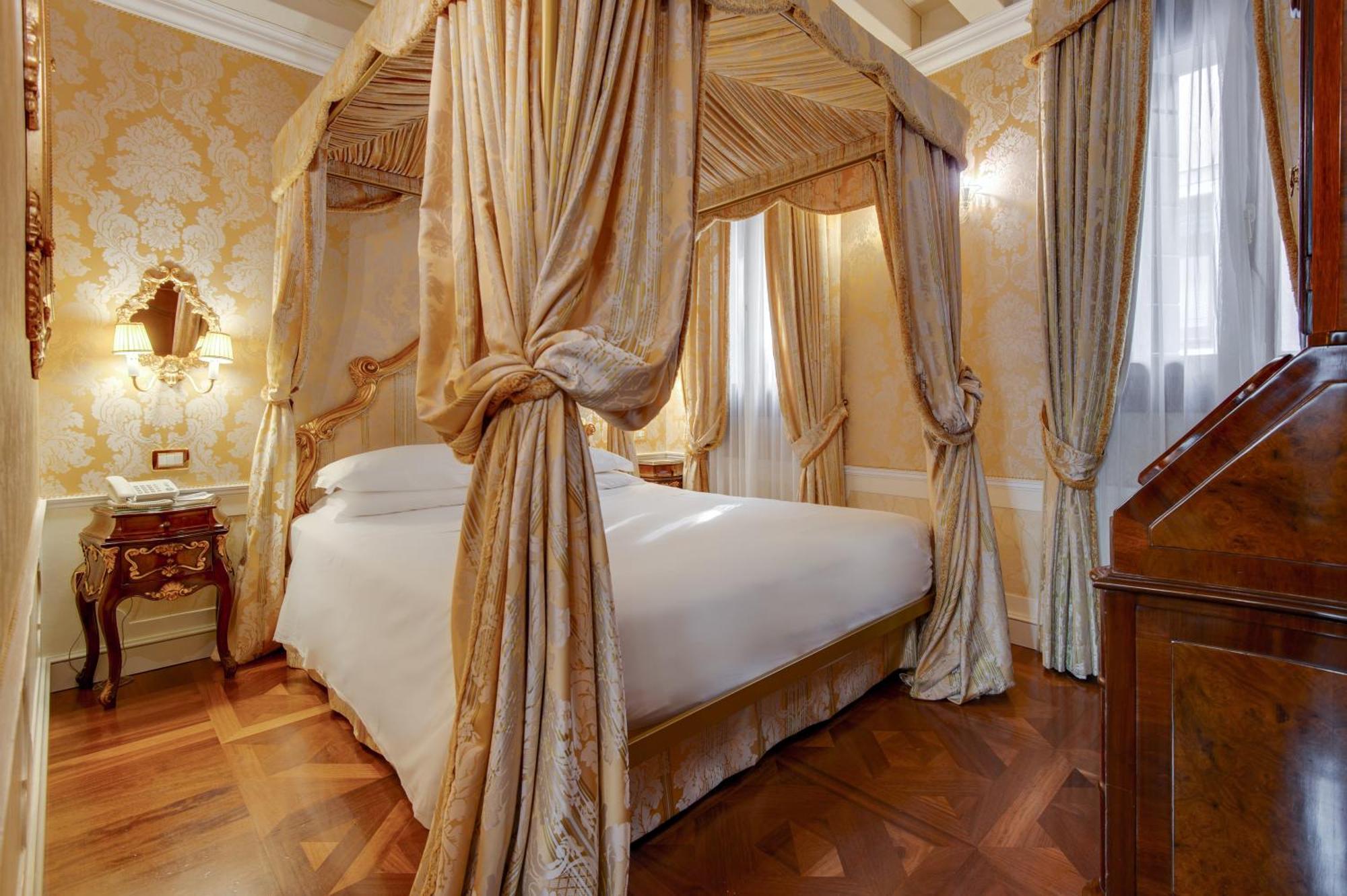 Hotel Canal Grande 4*