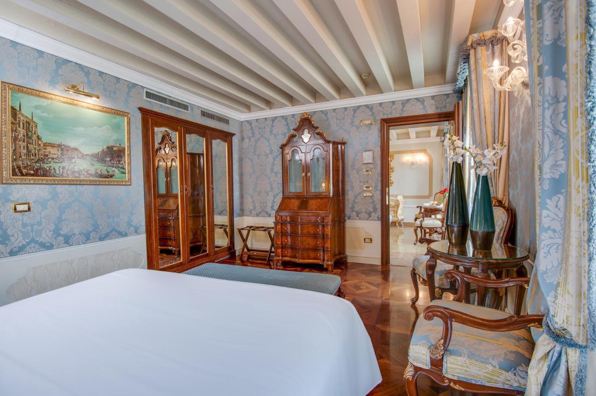 Canal Grande Hotel Venice