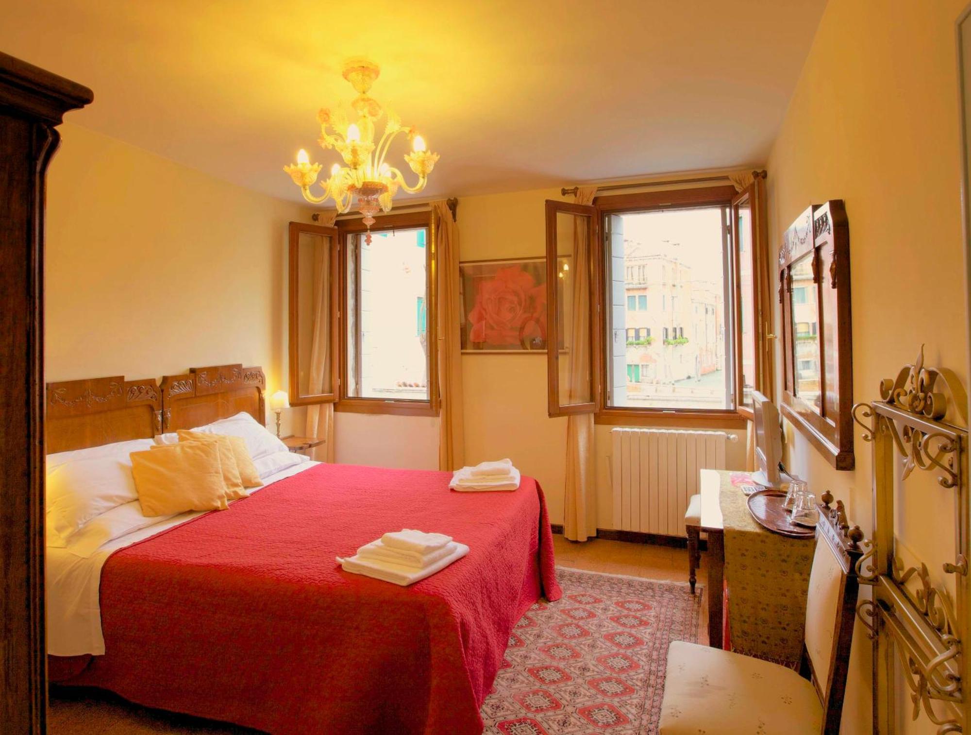 Bed & Breakfast 3749 Pontechiodo 3*