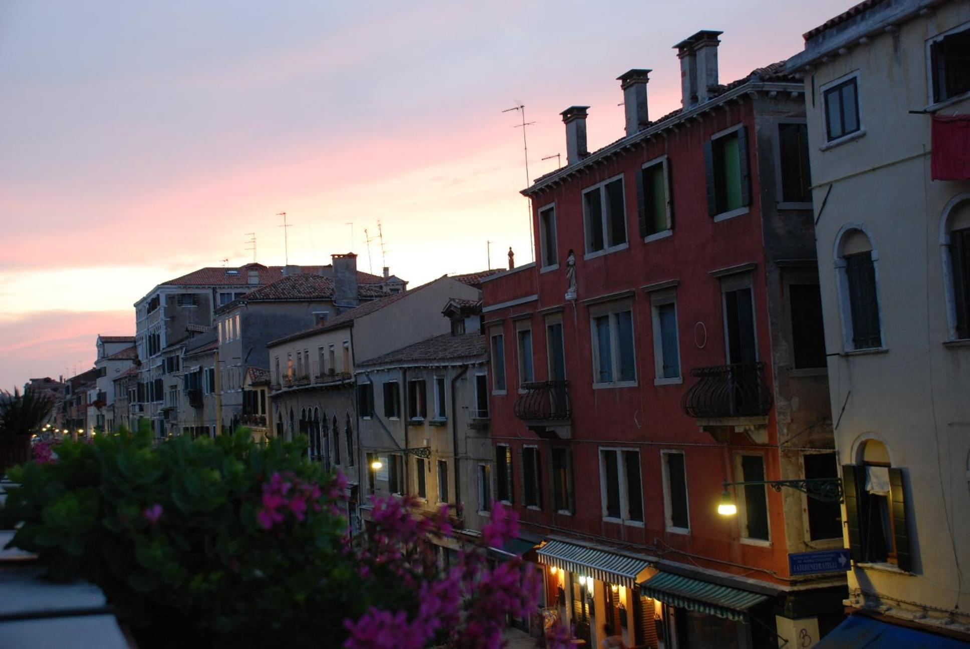 At Leonard Venice