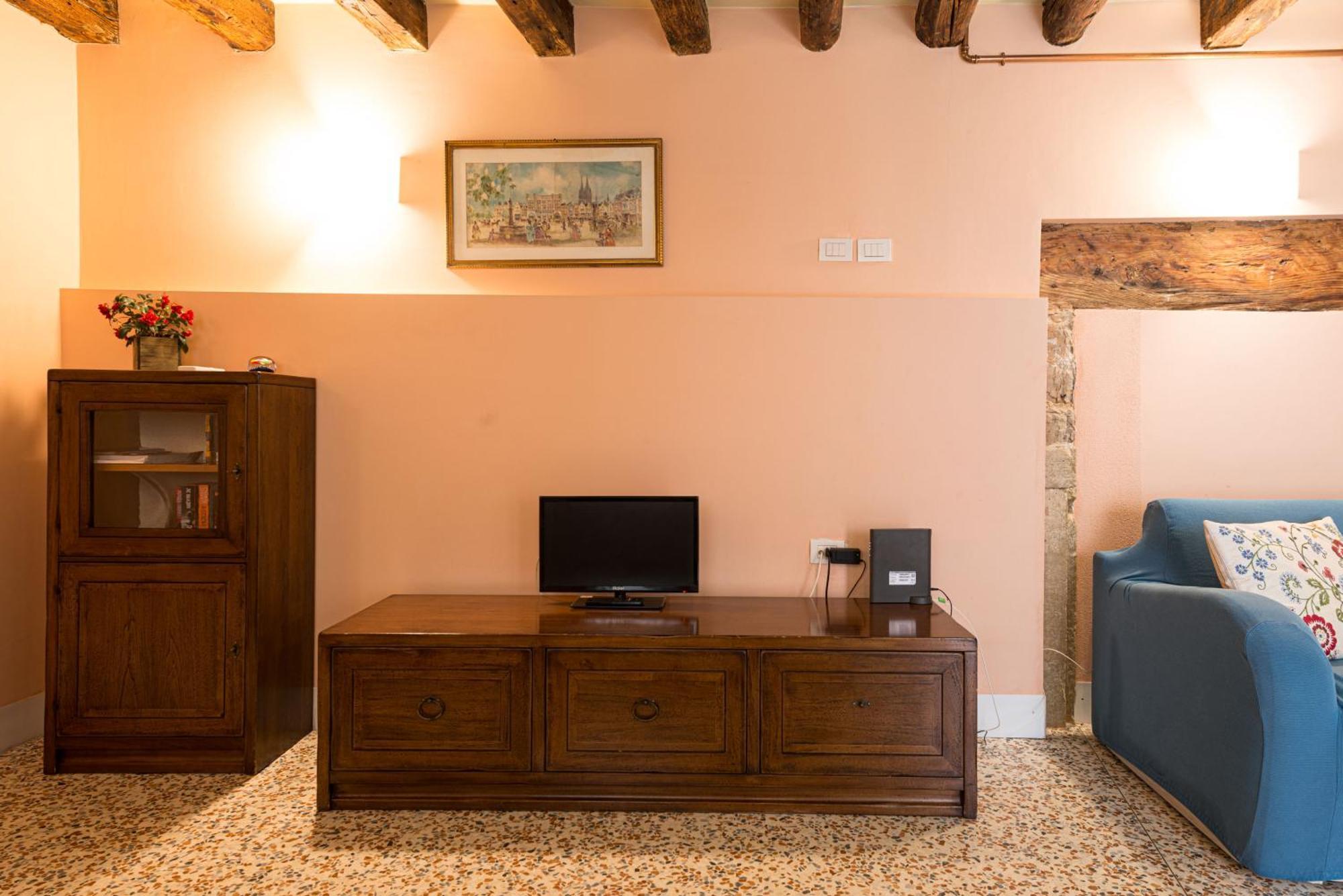 Lovely Flat With Canal View Near Rialto Bridge Venice