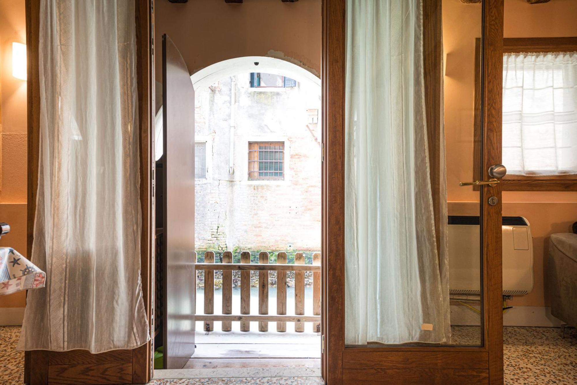 Apartment Lovely Flat With Canal View Near Rialto Bridge Venice