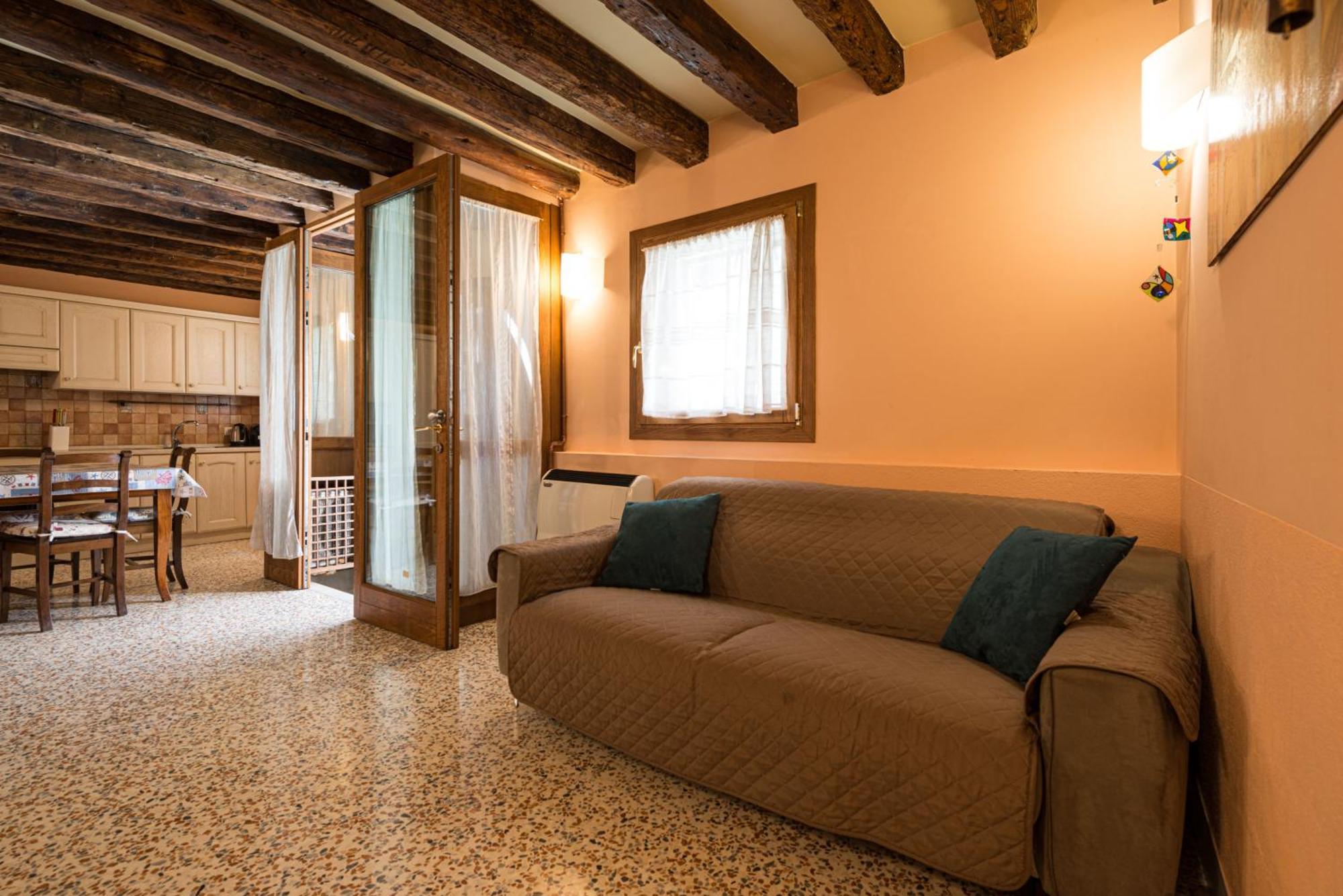 Lovely Flat With Canal View Near Rialto Bridge Venice