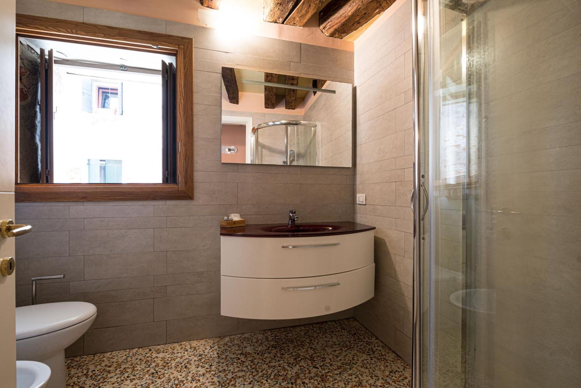 Apartment Lovely Flat With Canal View Near Rialto Bridge *