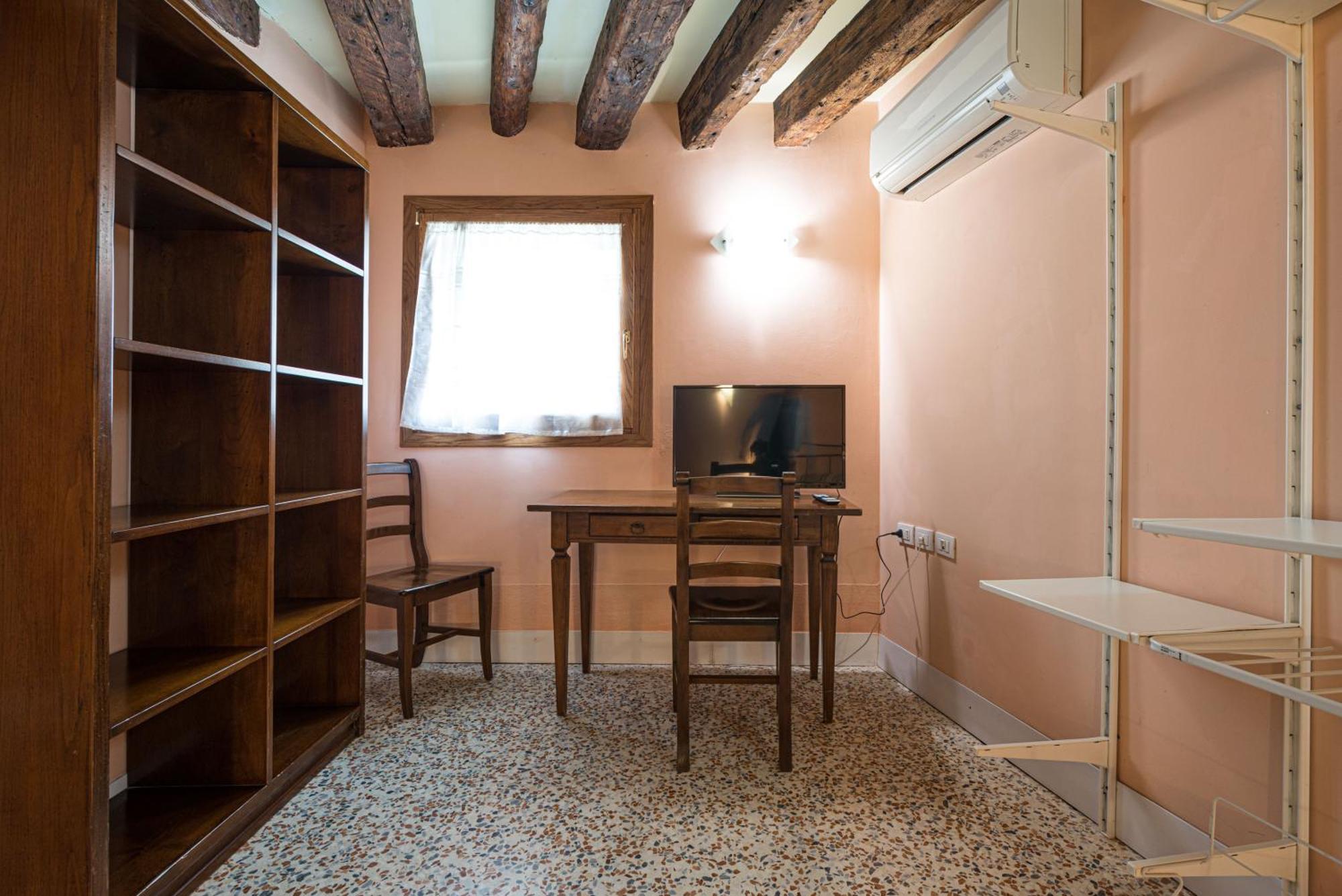 Apartment Lovely Flat With Canal View Near Rialto Bridge