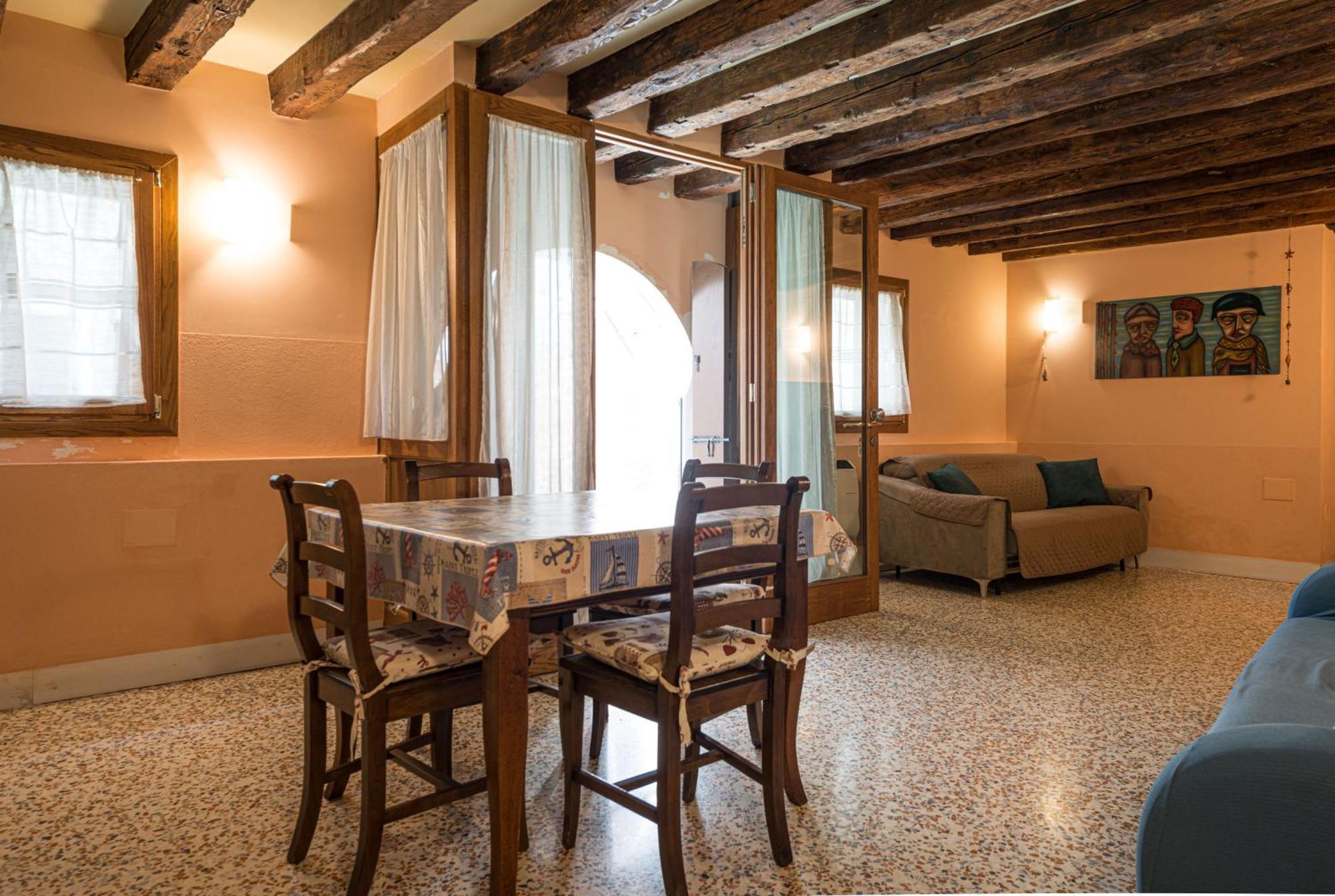 Apartment Lovely Flat With Canal View Near Rialto Bridge *