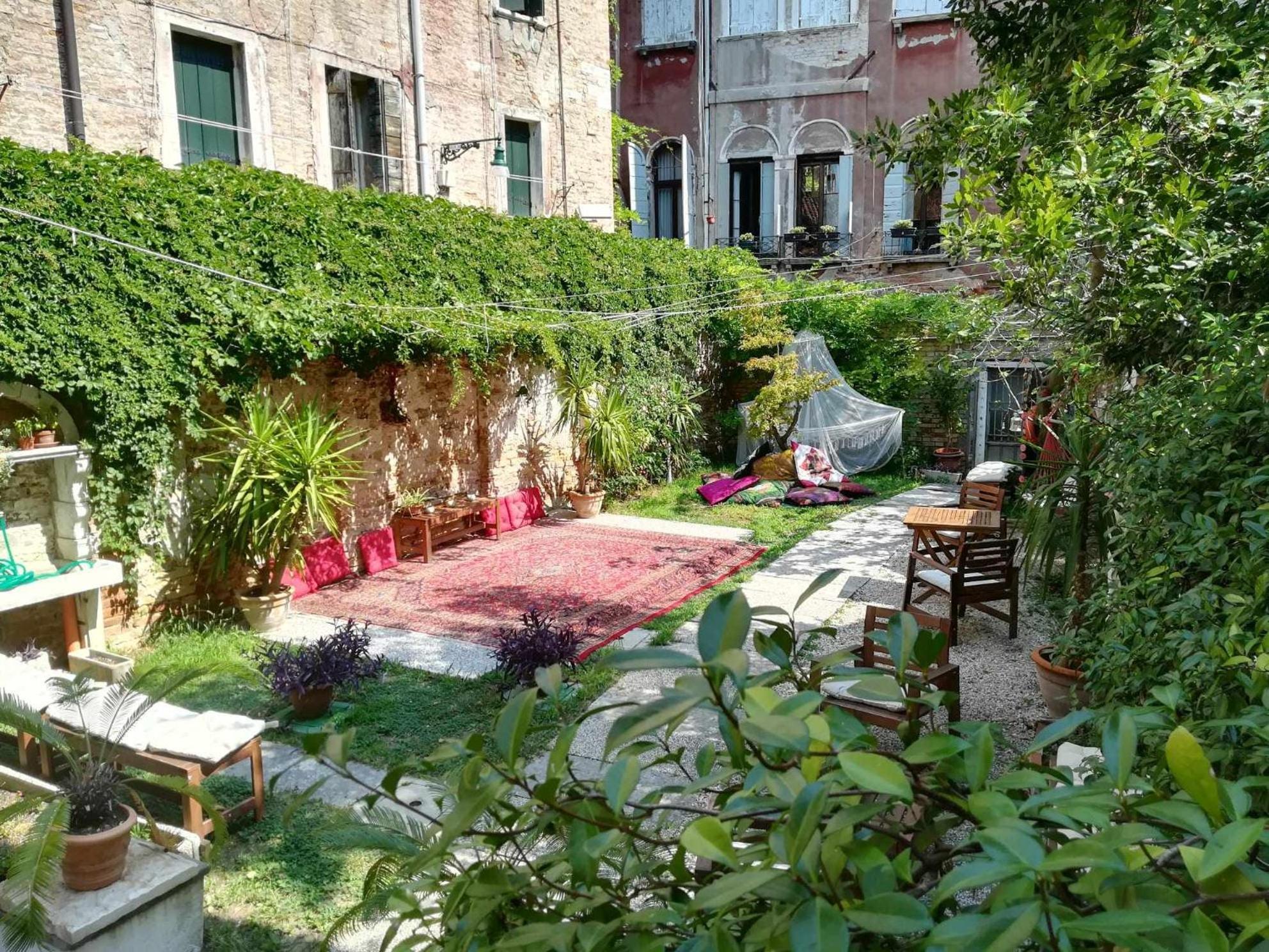 Naturalmente * Venice