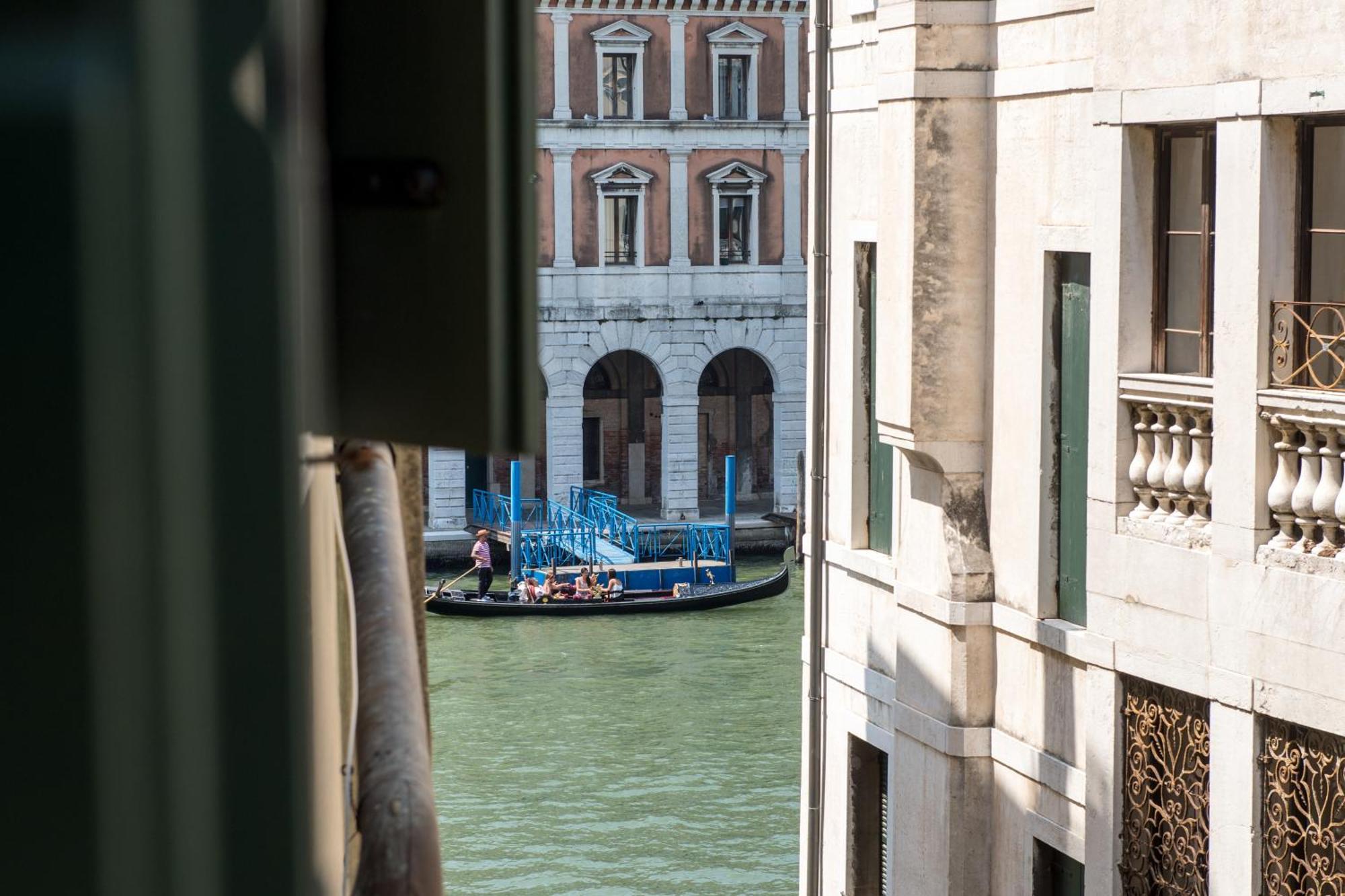 Guest house Locanda Leon Bianco On The Grand Canal Venice