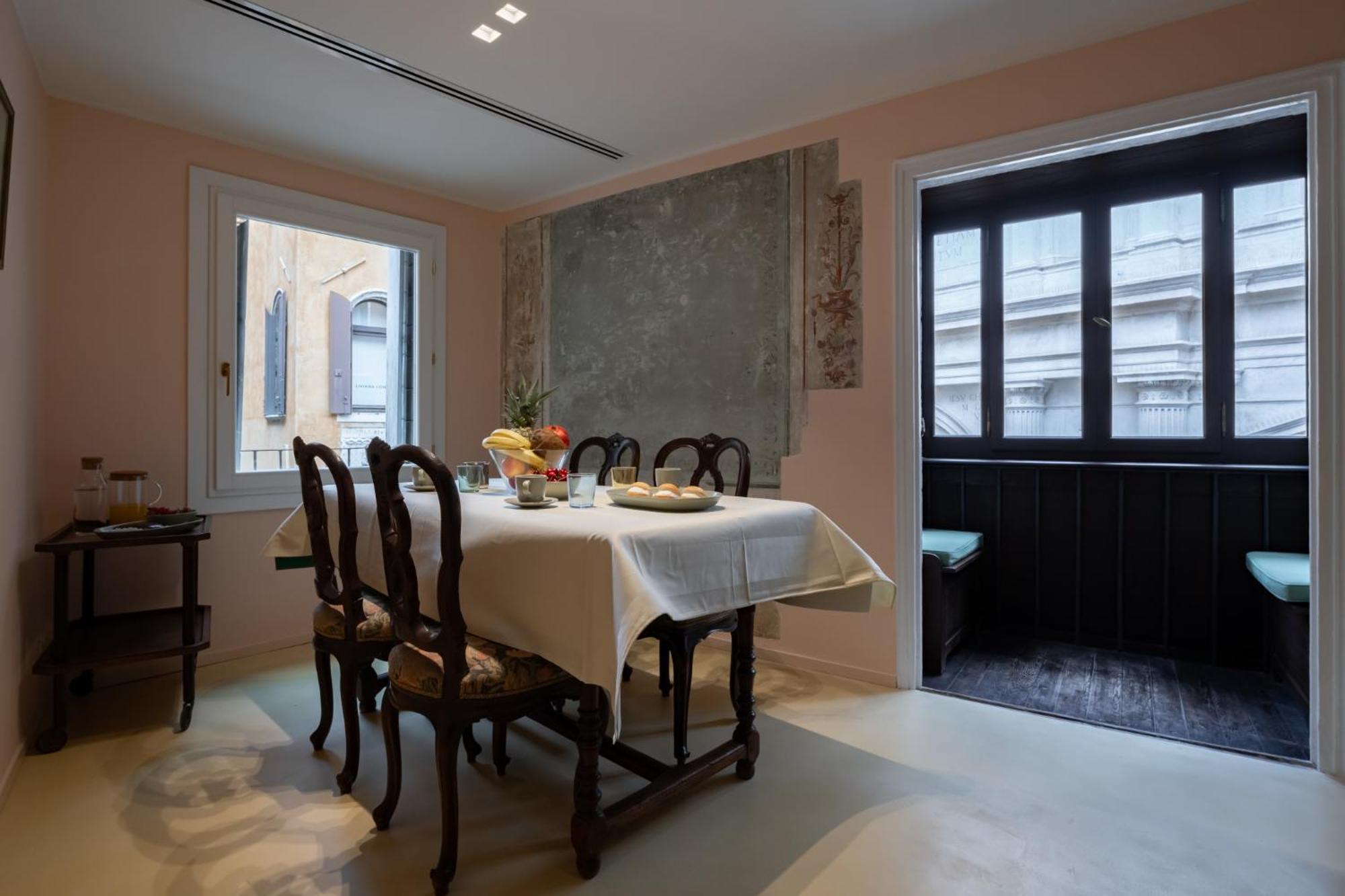 Ve.n.i.ce. Cera Ai Leoncini Venice