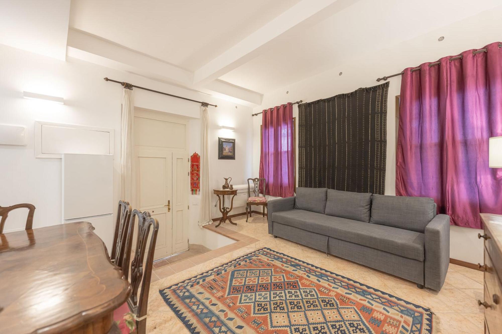 Casa Luna - 10 Min From Train Station Apartment *