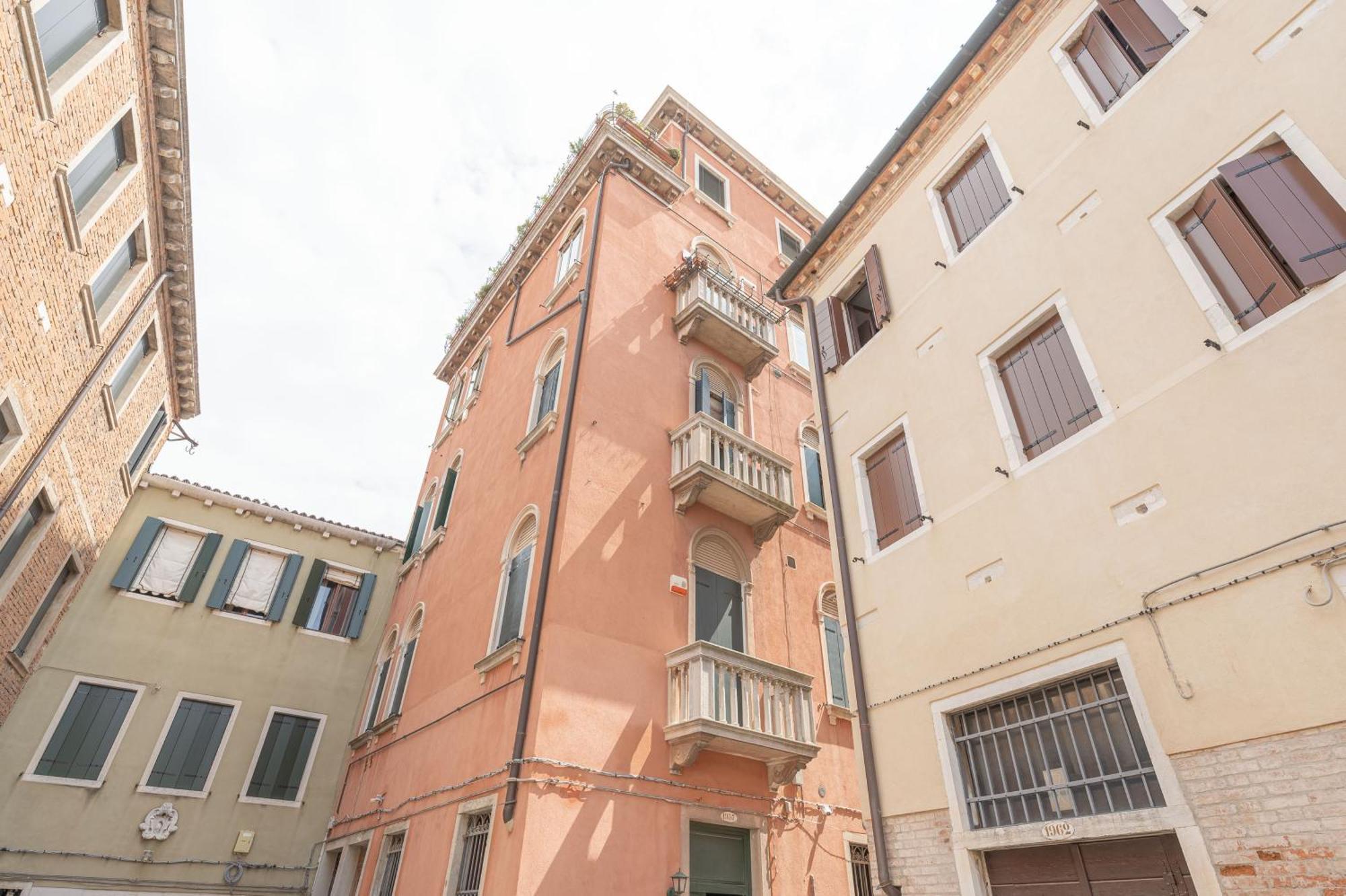 Apartment Casa Luna - 10 Min From Train Station *