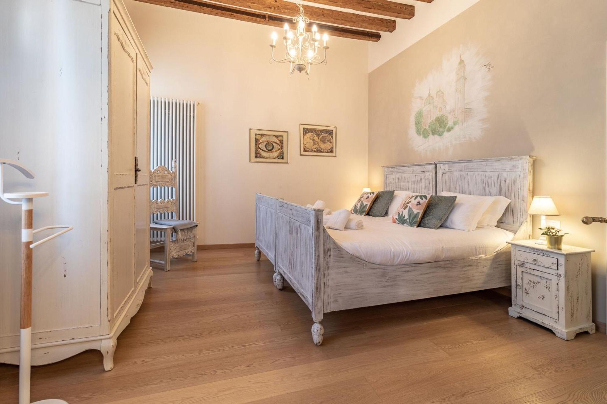 Italian Experience-riva Degli Schiavoni Boutique Apartamento Veneza