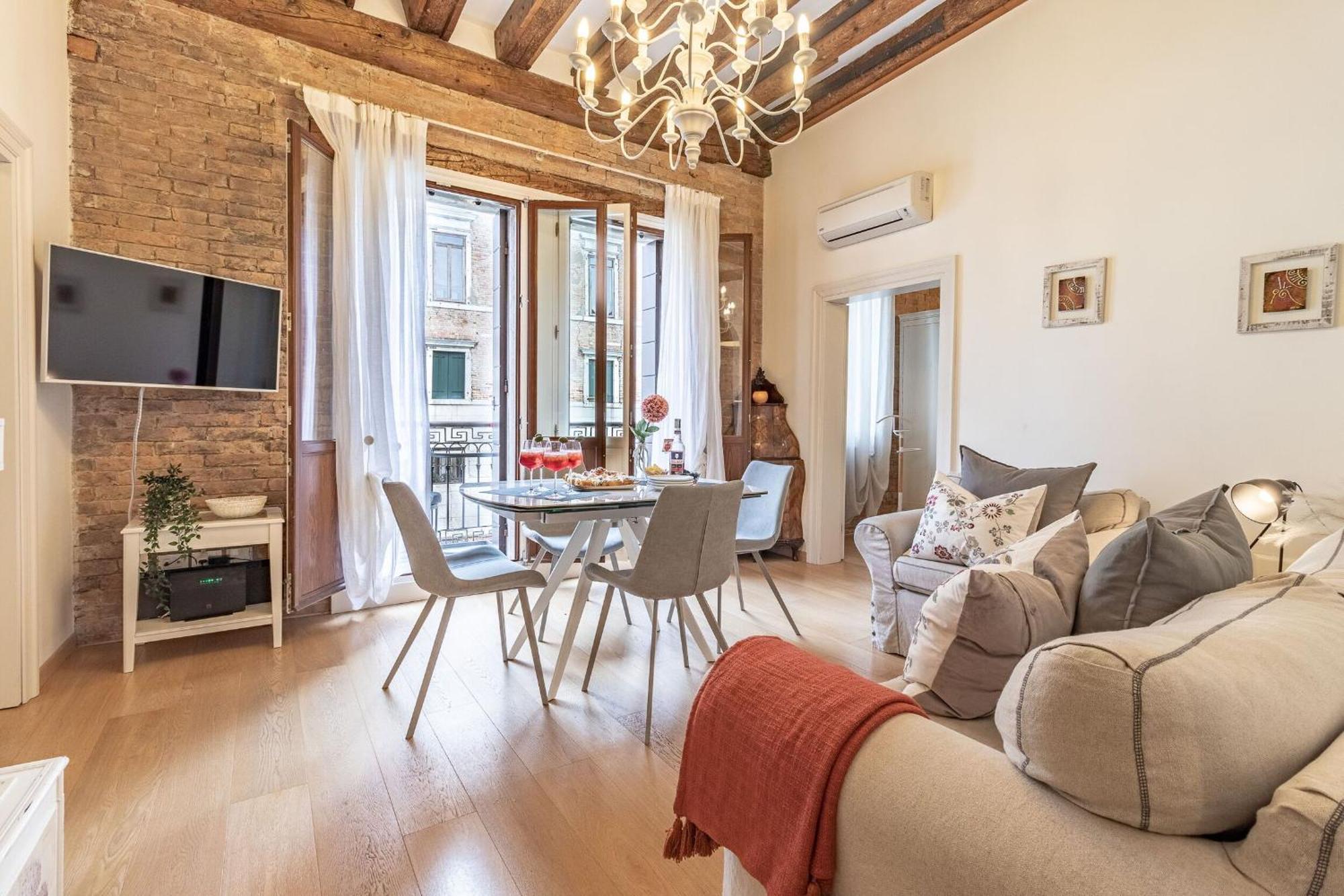 Italian Experience-riva Degli Schiavoni Boutique *