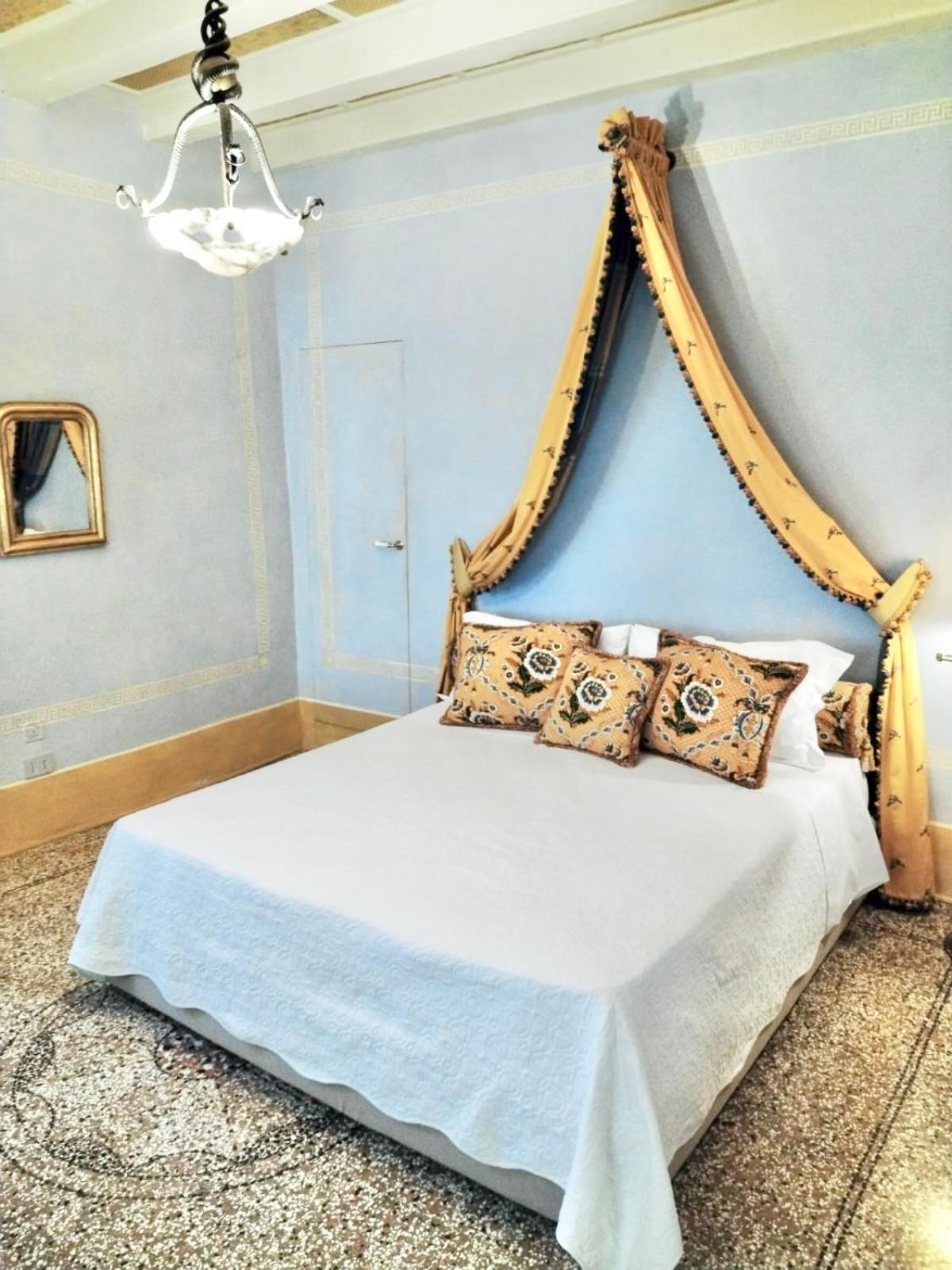 Explore From A Sophisticated Hideaway In San Polo