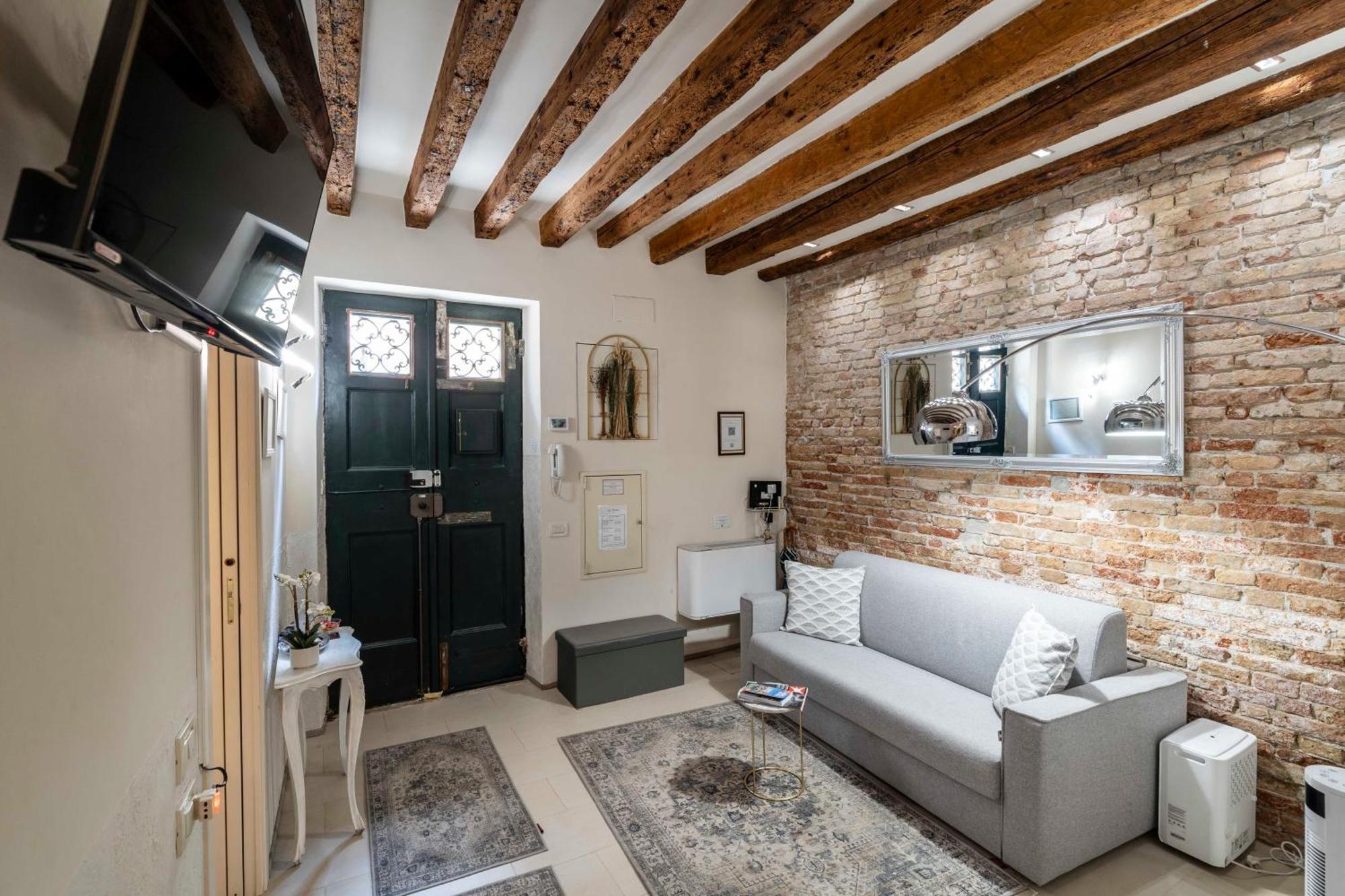 Ca' Pestrin House - San Marco Square Apartment