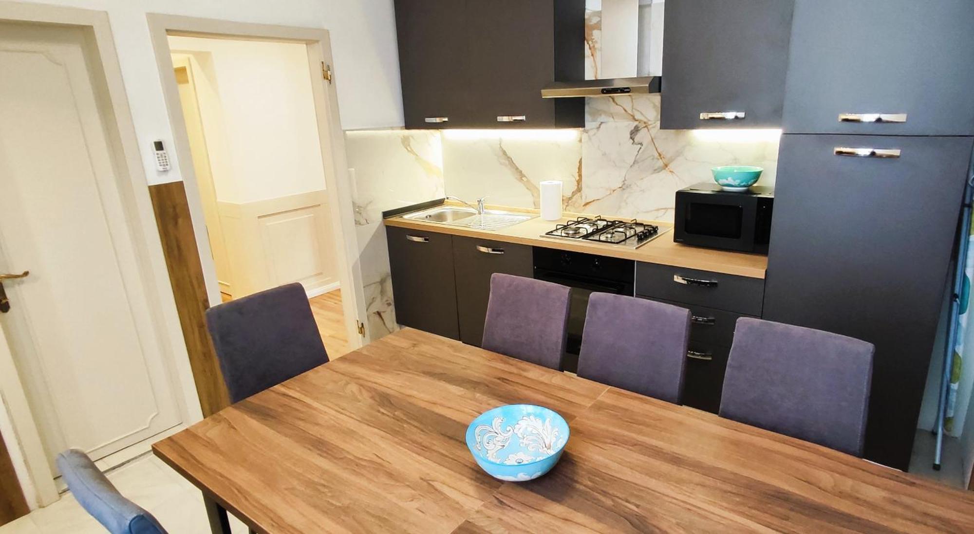Oliver Apartment