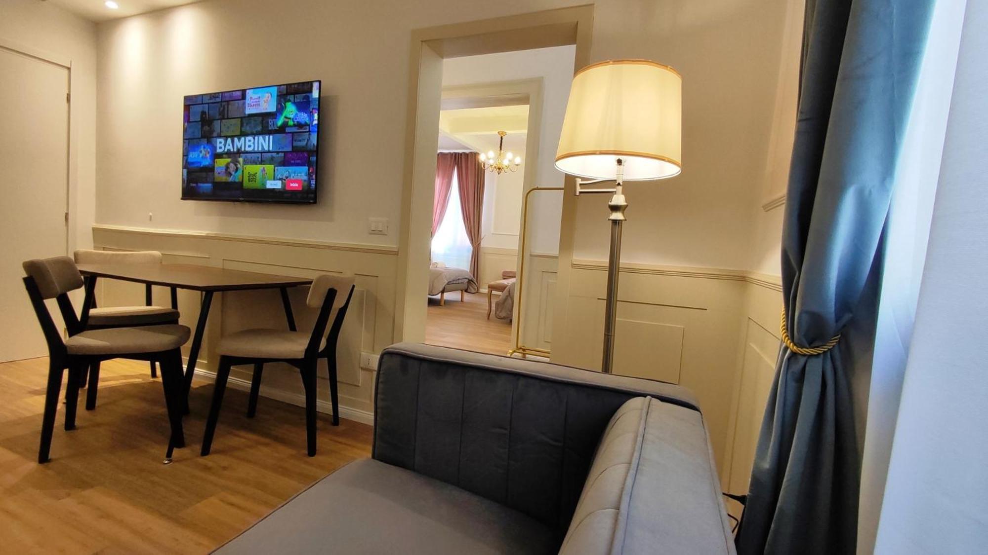 Oliver Twist In Apartment Venice