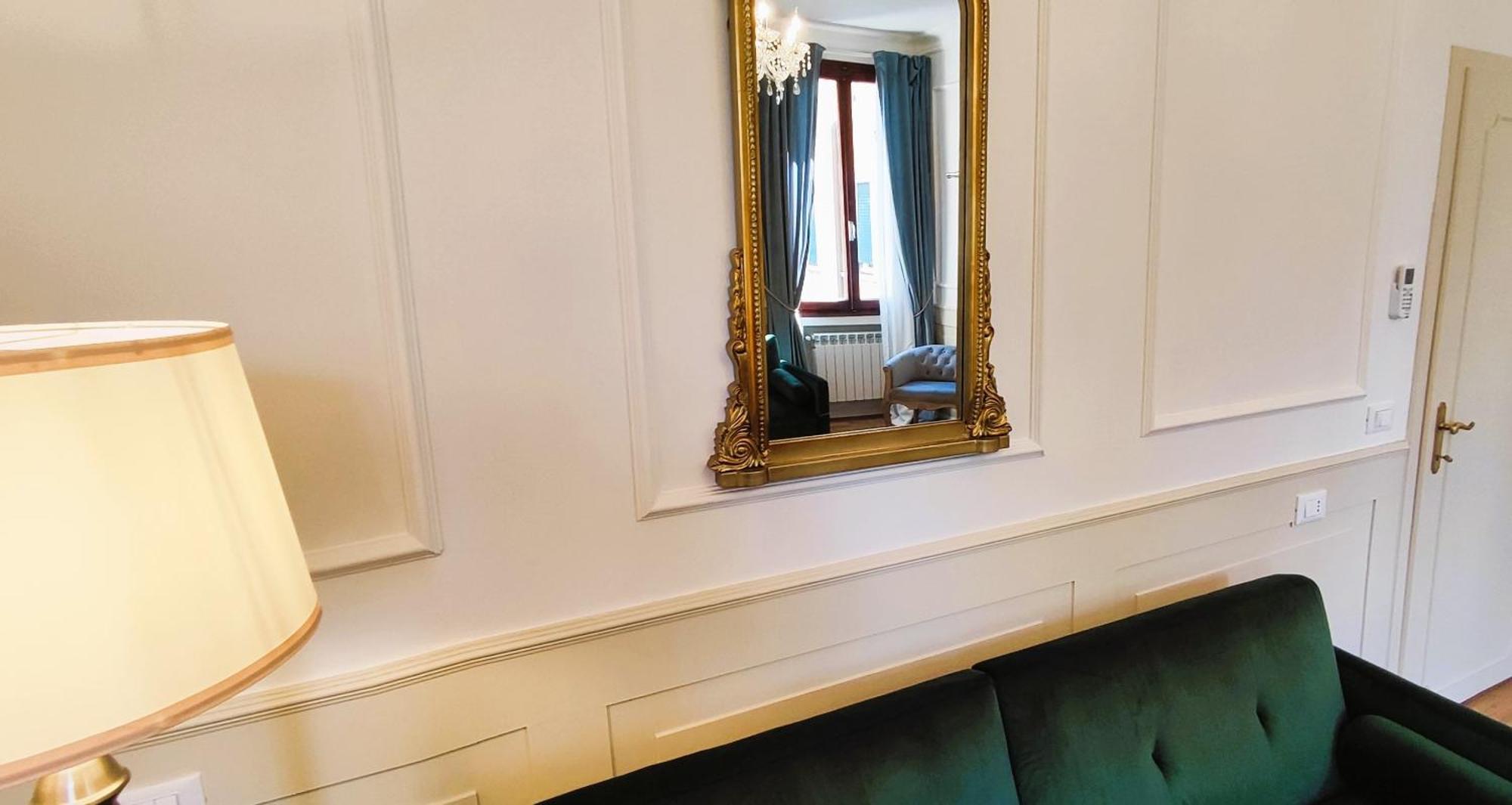 Oliver Twist In Apartment Venice