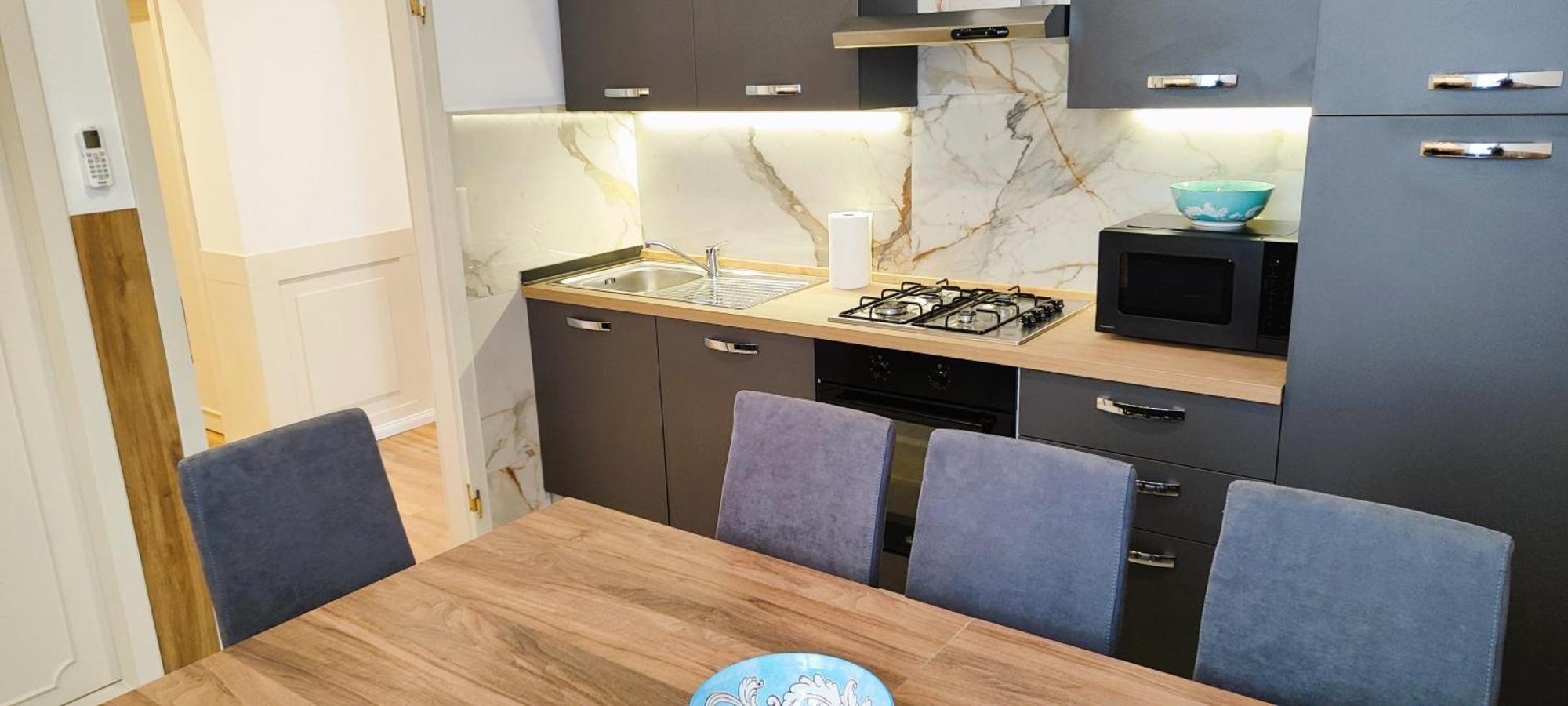 Oliver Twist In Apartment Venice