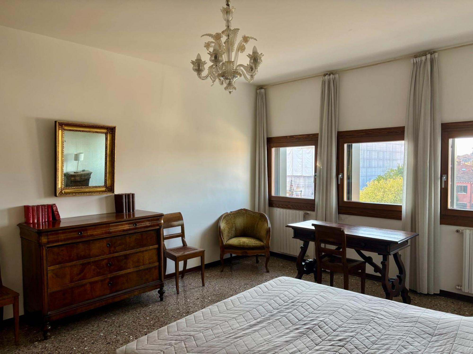 Large And Bright With Canal View * Venice