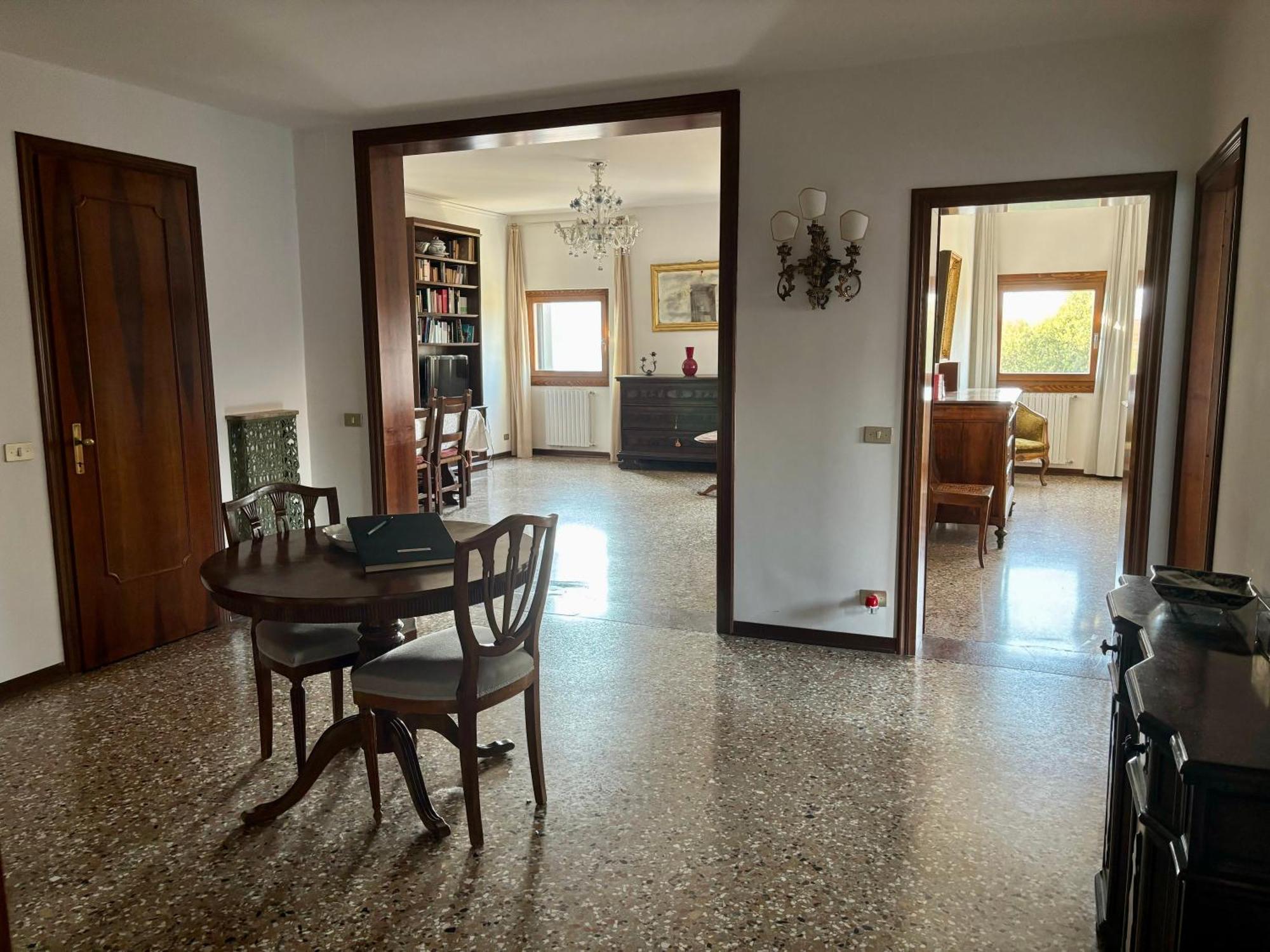 Apartment Large And Bright With Canal View