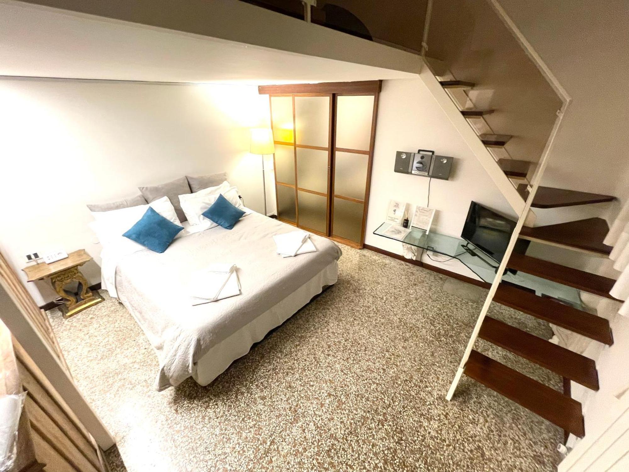 Casa Bruver Biennale Apartment Venice