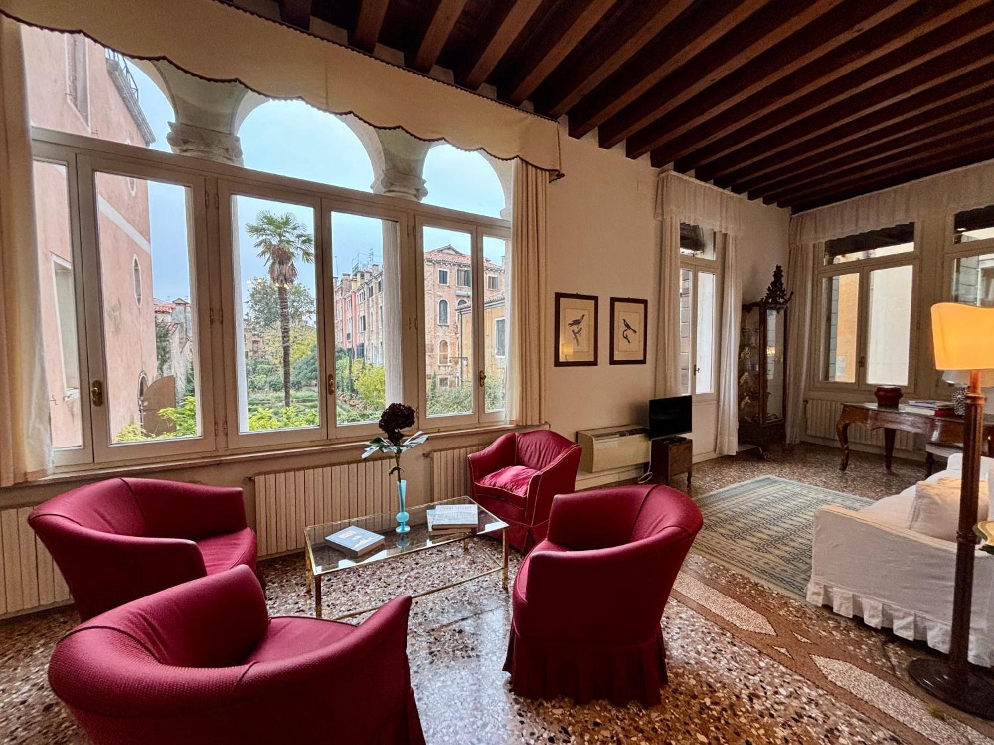 Il Giardino Segreto Di Monty Don Sul Canal Grande Apartment *