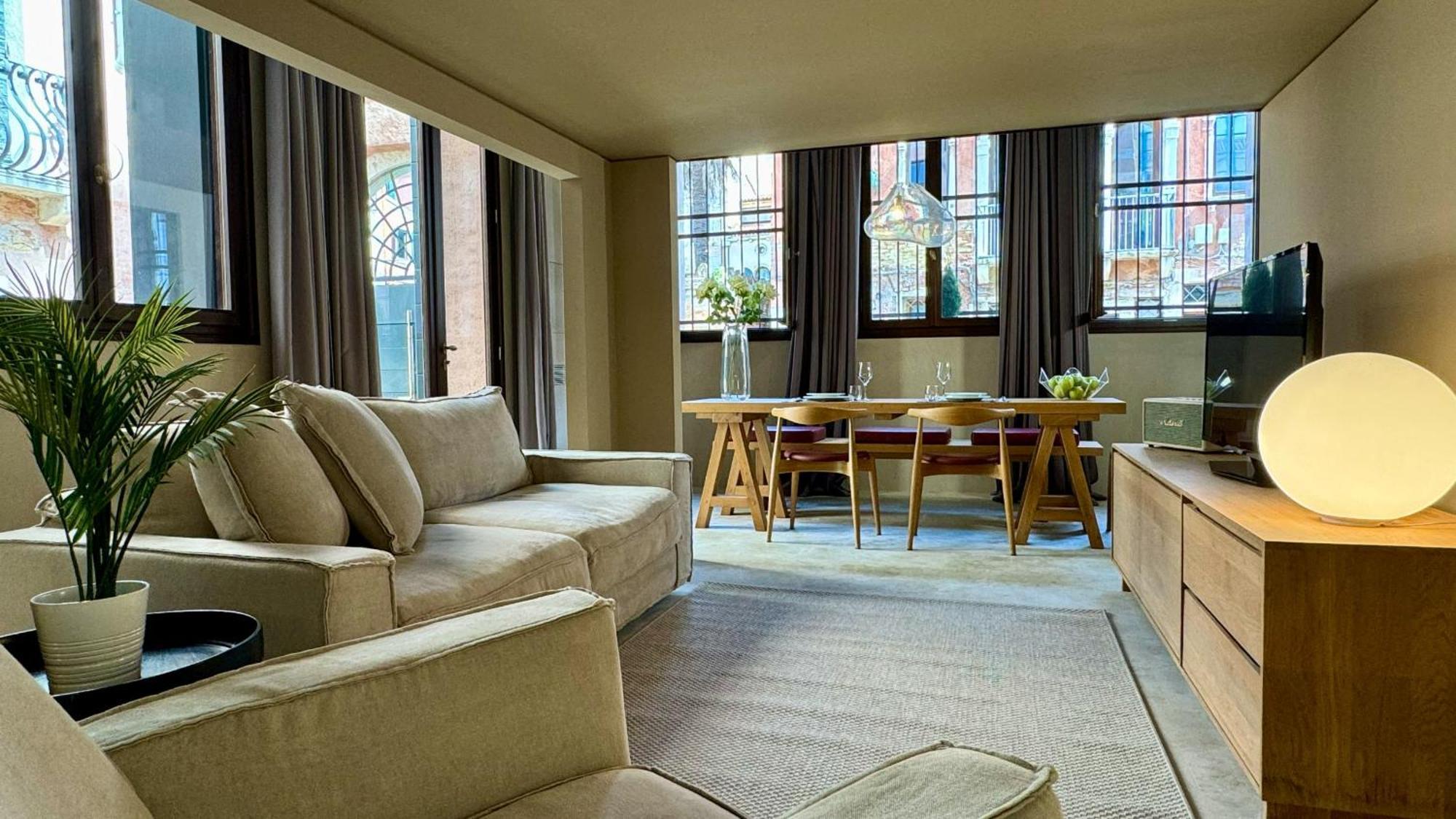 Vendramin Canal View Apartment