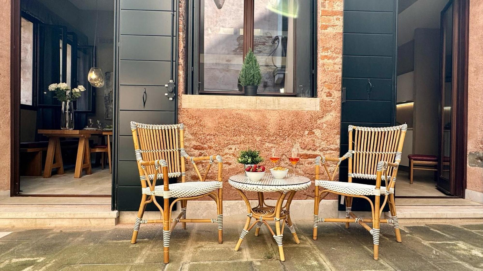 Apartment Vendramin Canal View Venice