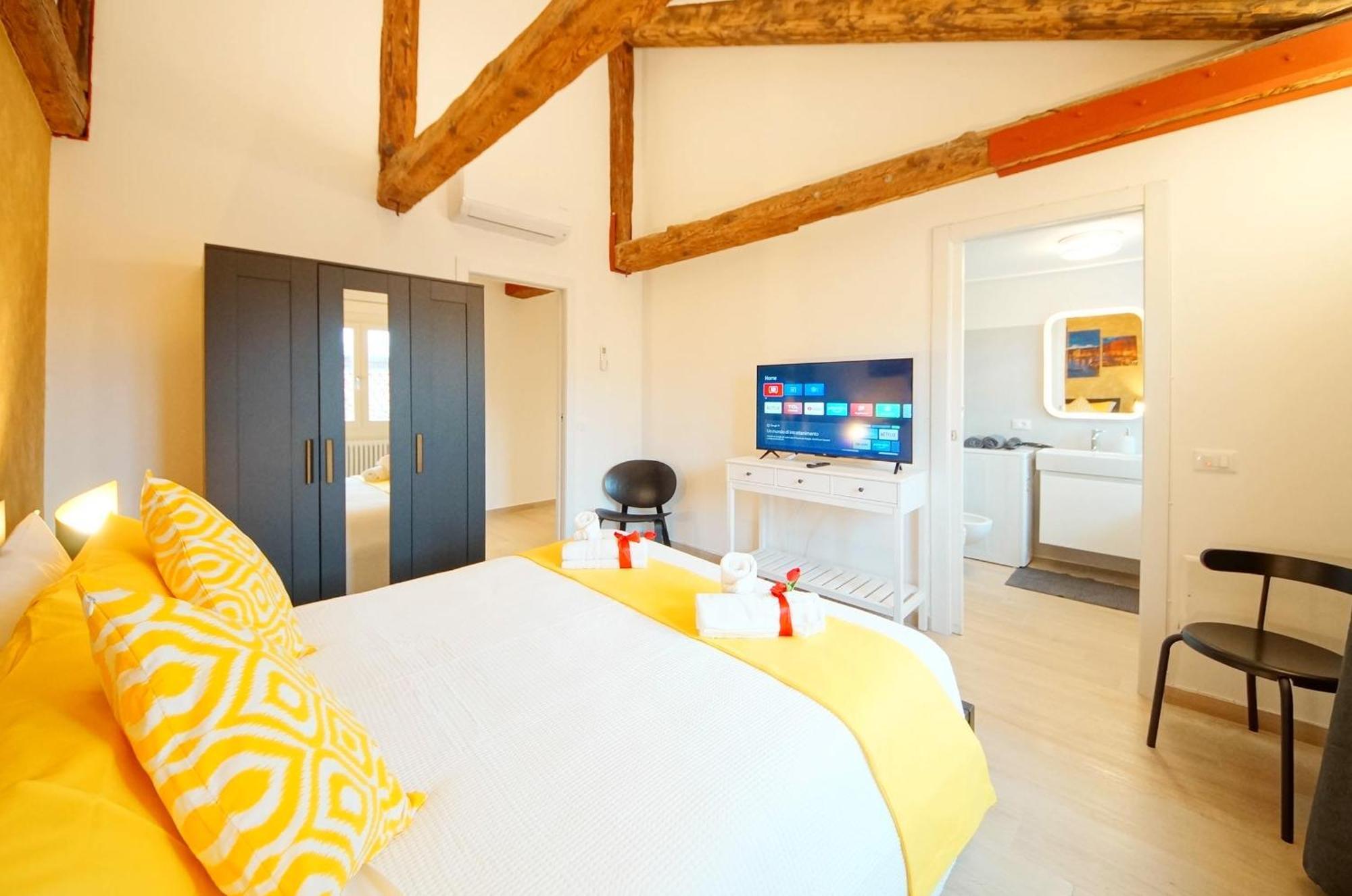 Calle De Le Tre Crose Apartment Venice