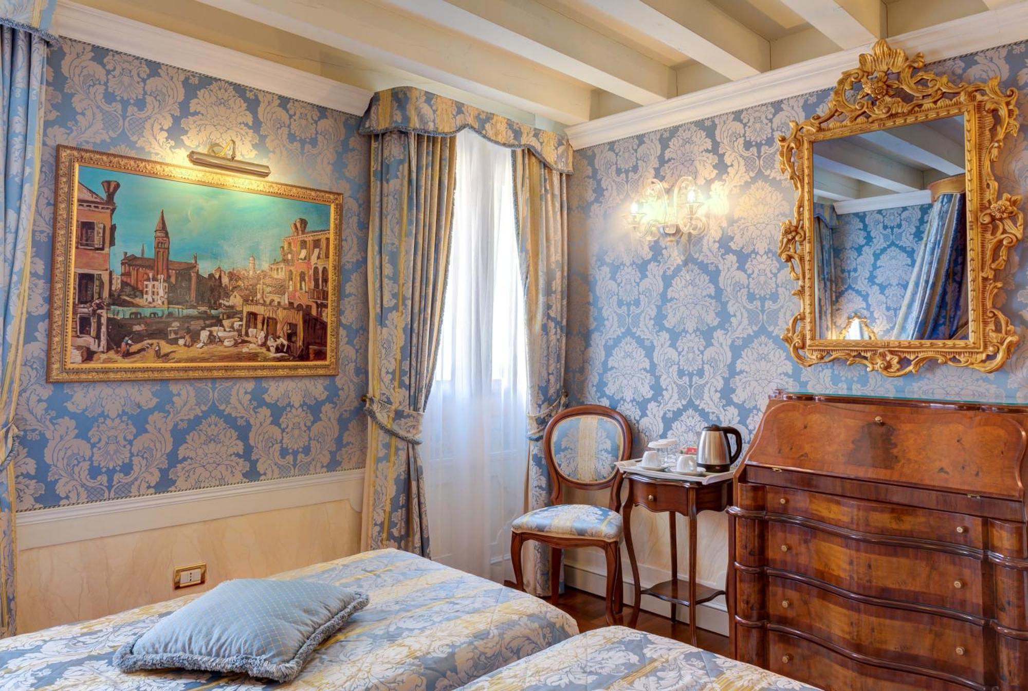 Canal Grande Hotel Venice