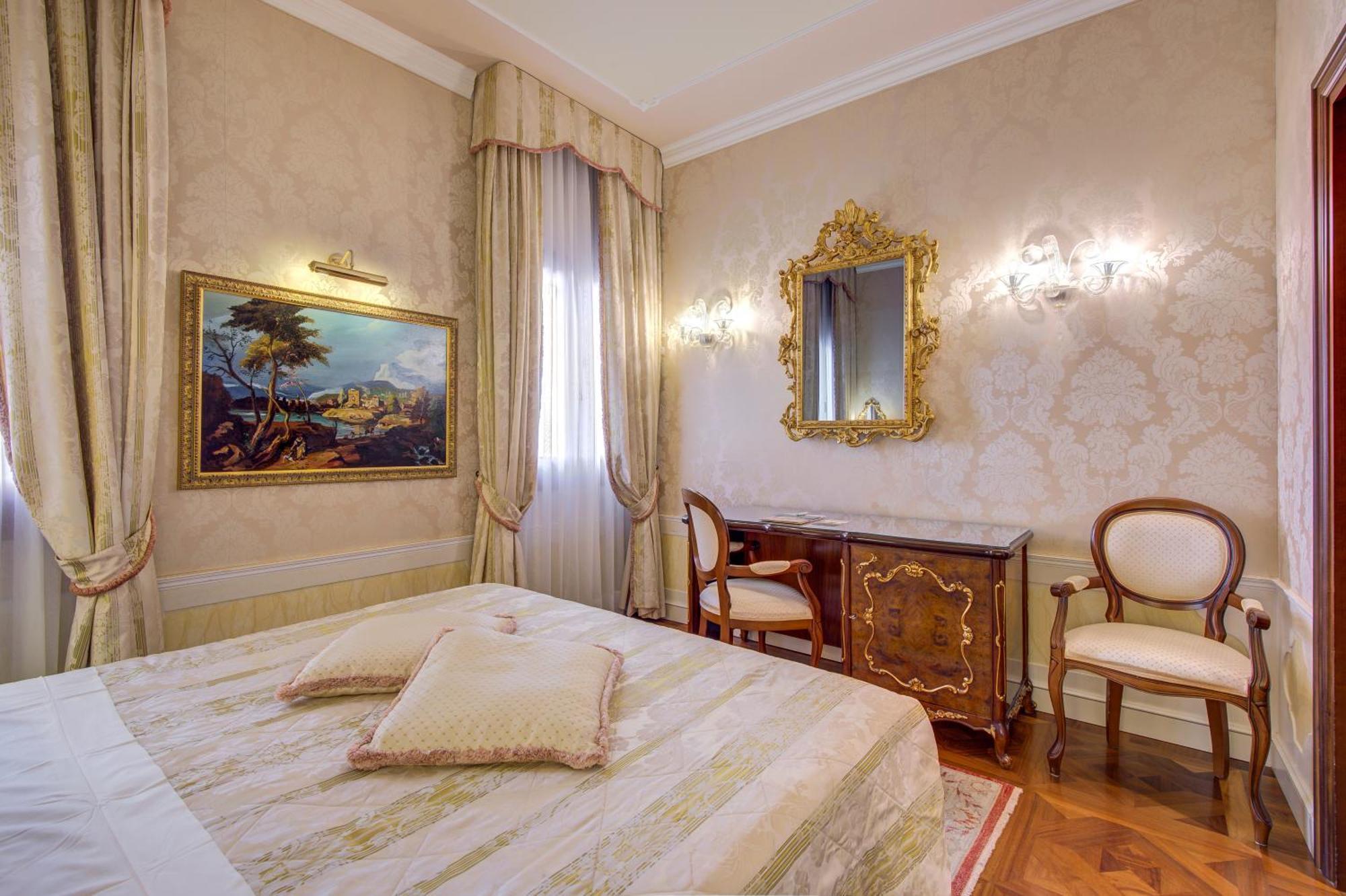 Hotel Canal Grande Venice