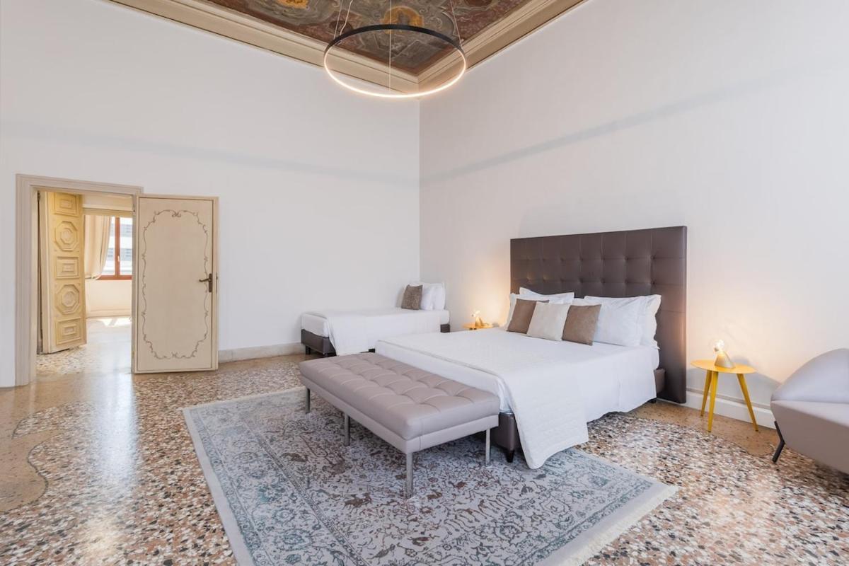 Apartment Luxury Calatrava - In Venetian Palazzo Venice