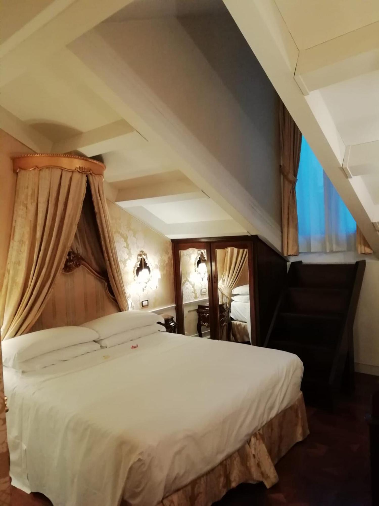 Hotel Canal Grande Venice