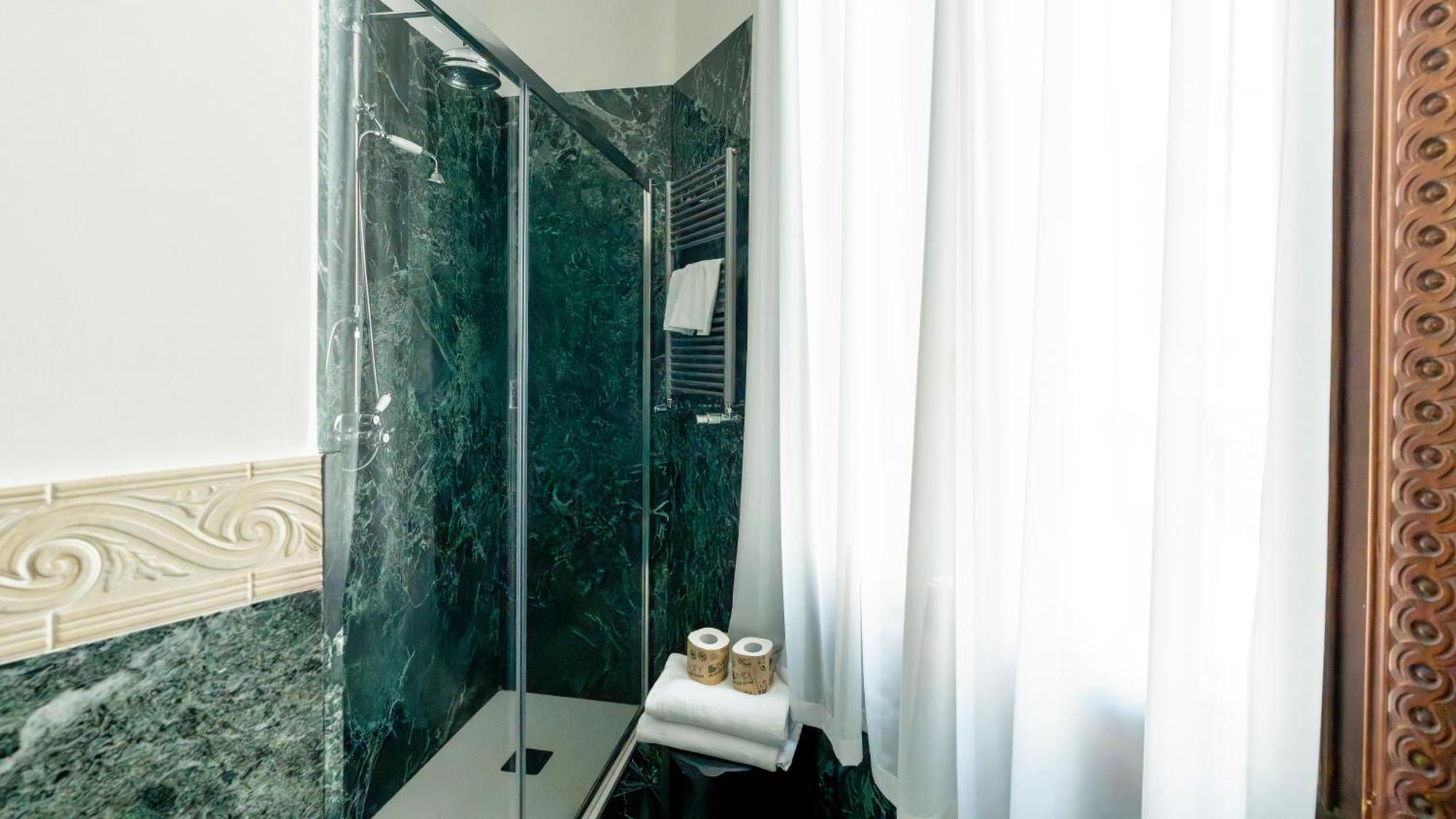 Hotel Al Ponte Dei Sospiri 4*