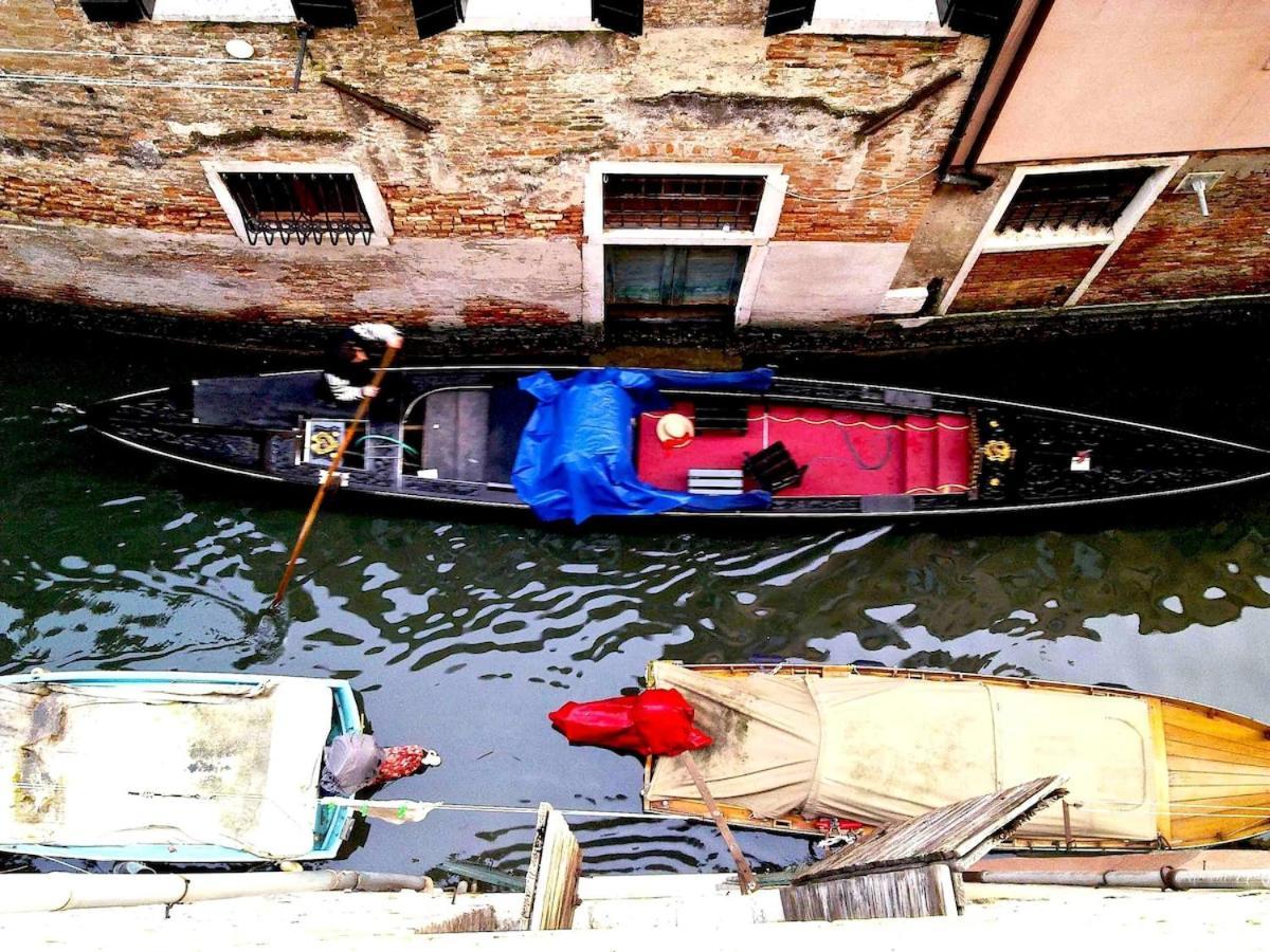 Live As A Real Venetian Apartment *