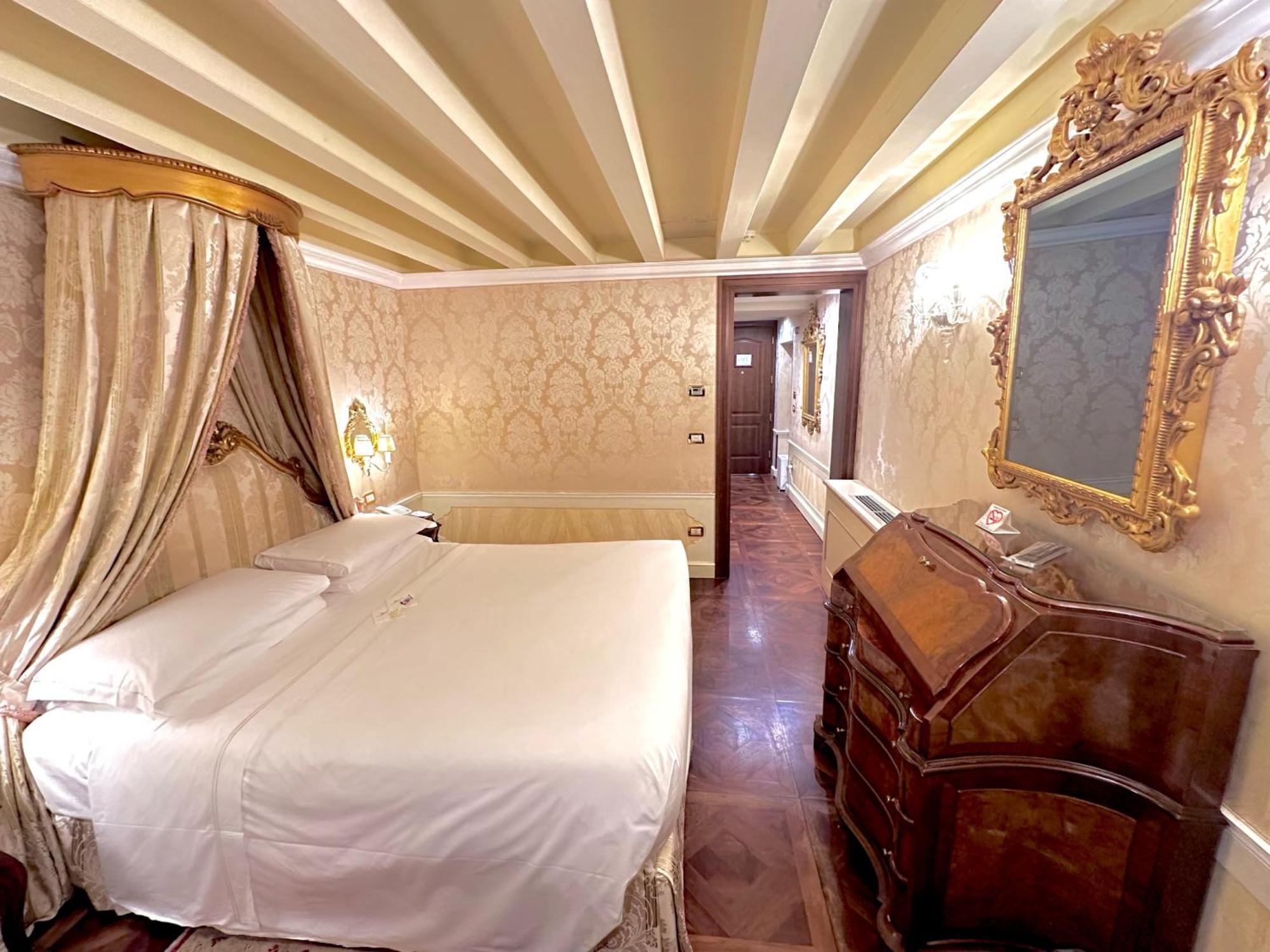 Canal Grande Hotel 4*