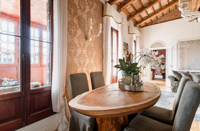 Rialto Terrace On The Grand Canal Apartment *