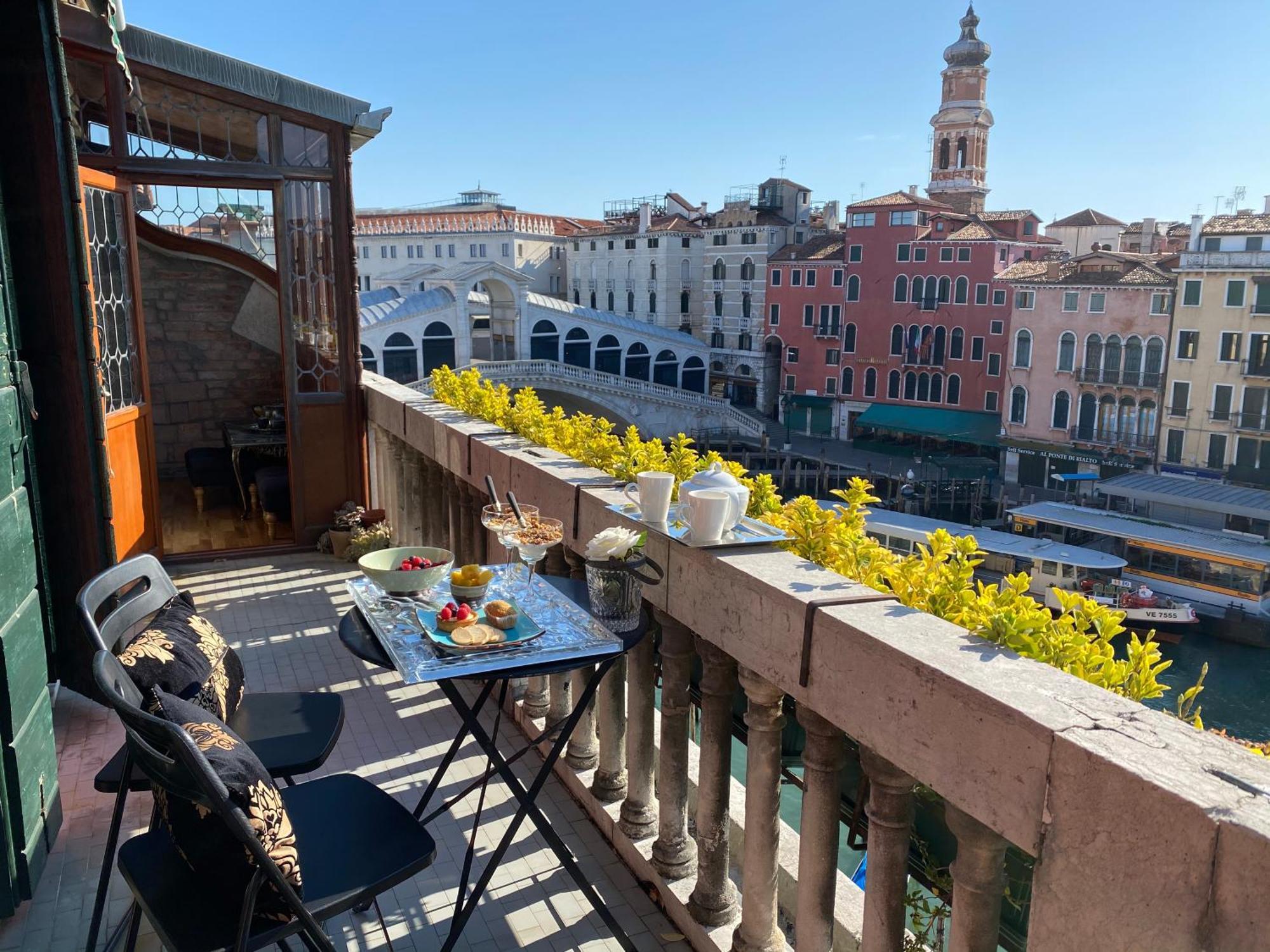 Rialto Terrace On The Grand Canal