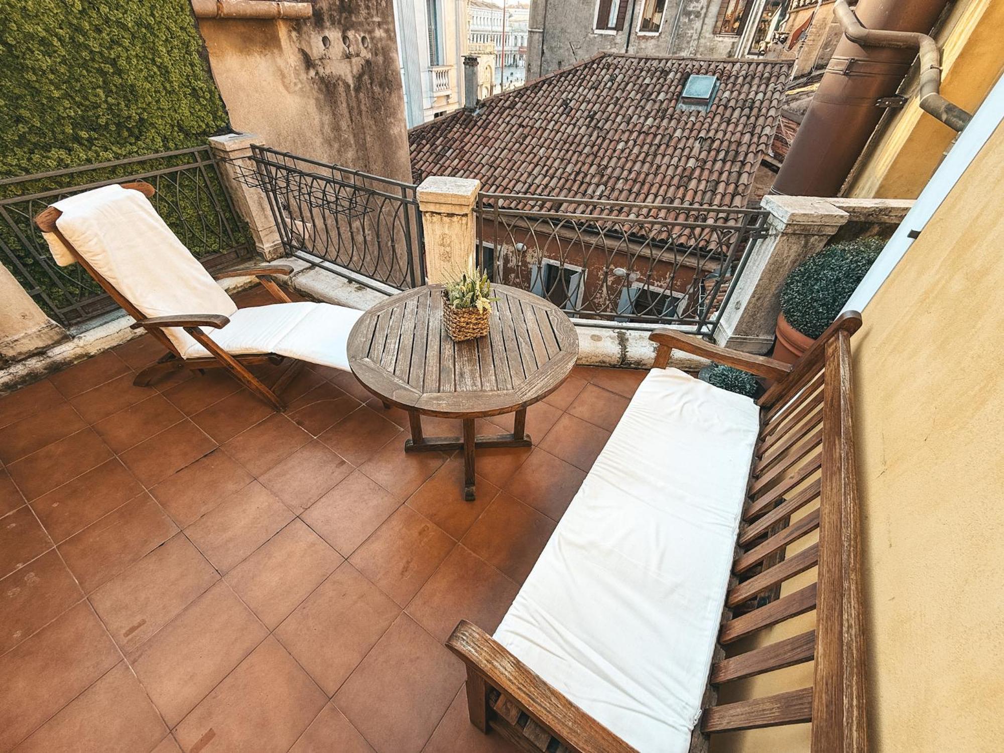 Attic Terrace San Square View Apartment Venice