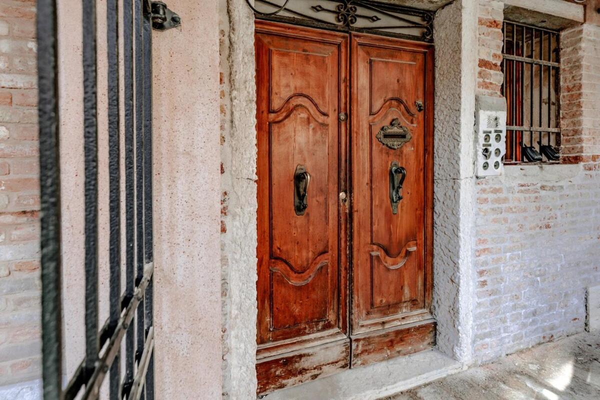 View In Venice! Charming With Private Roof Terrace Apartment