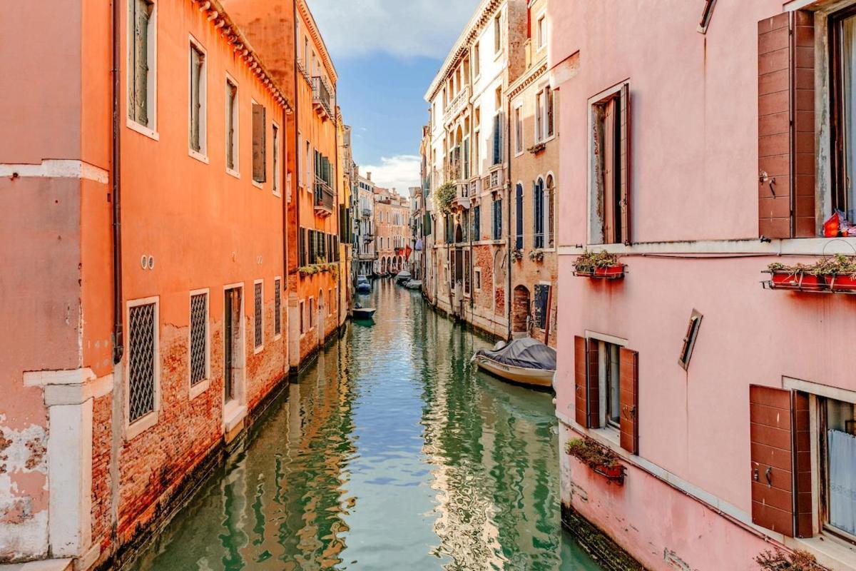 Apartment View In Venice! Charming With Private Roof Terrace *
