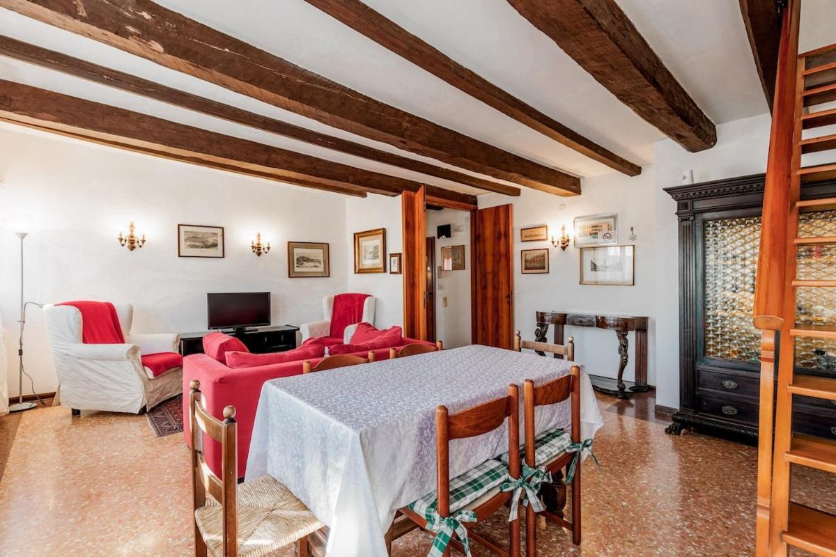 Apartment View In Venice! Charming With Private Roof Terrace *