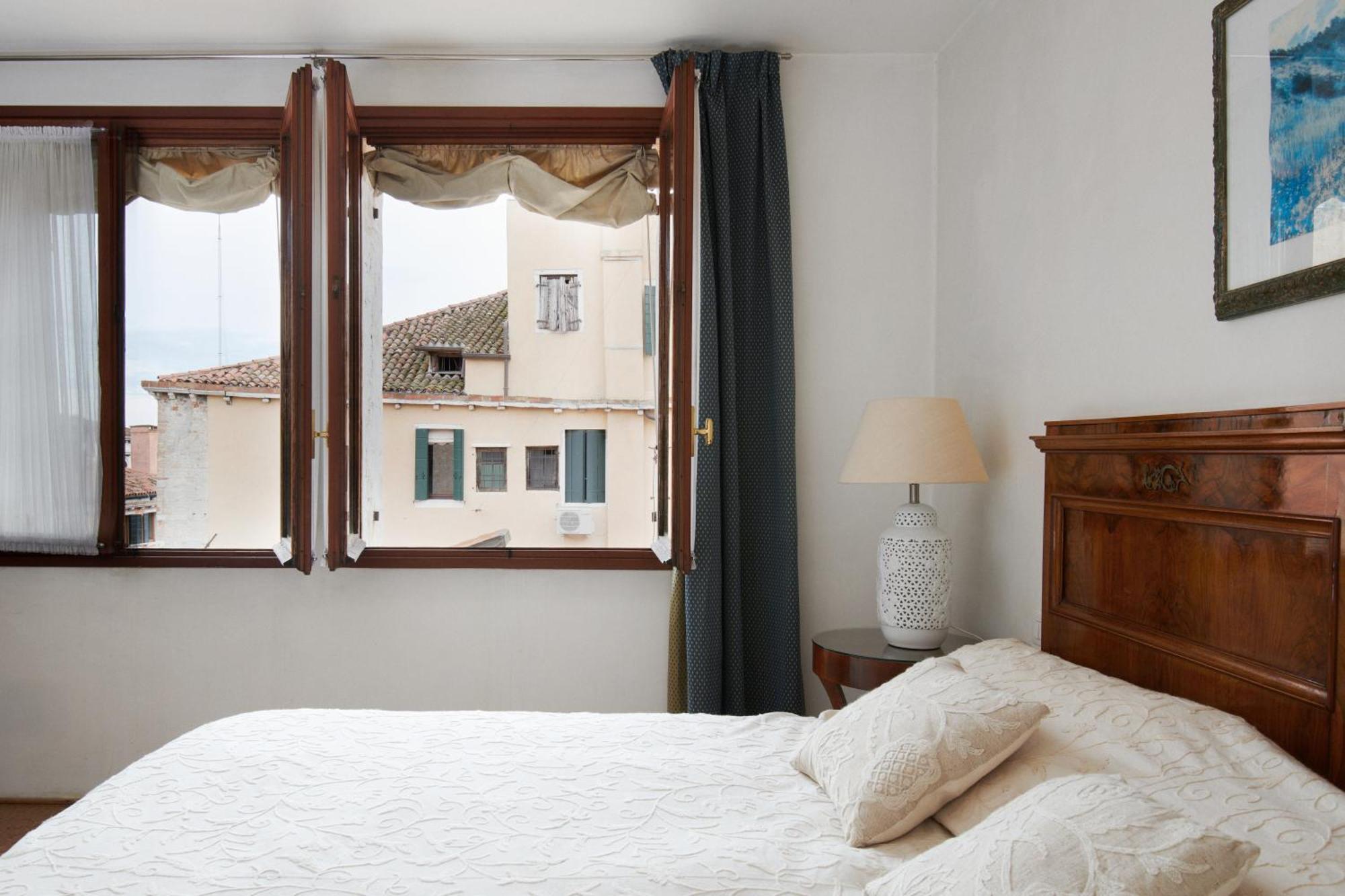Palazzo Contarini Della Porta Di Ferro Aparthotel